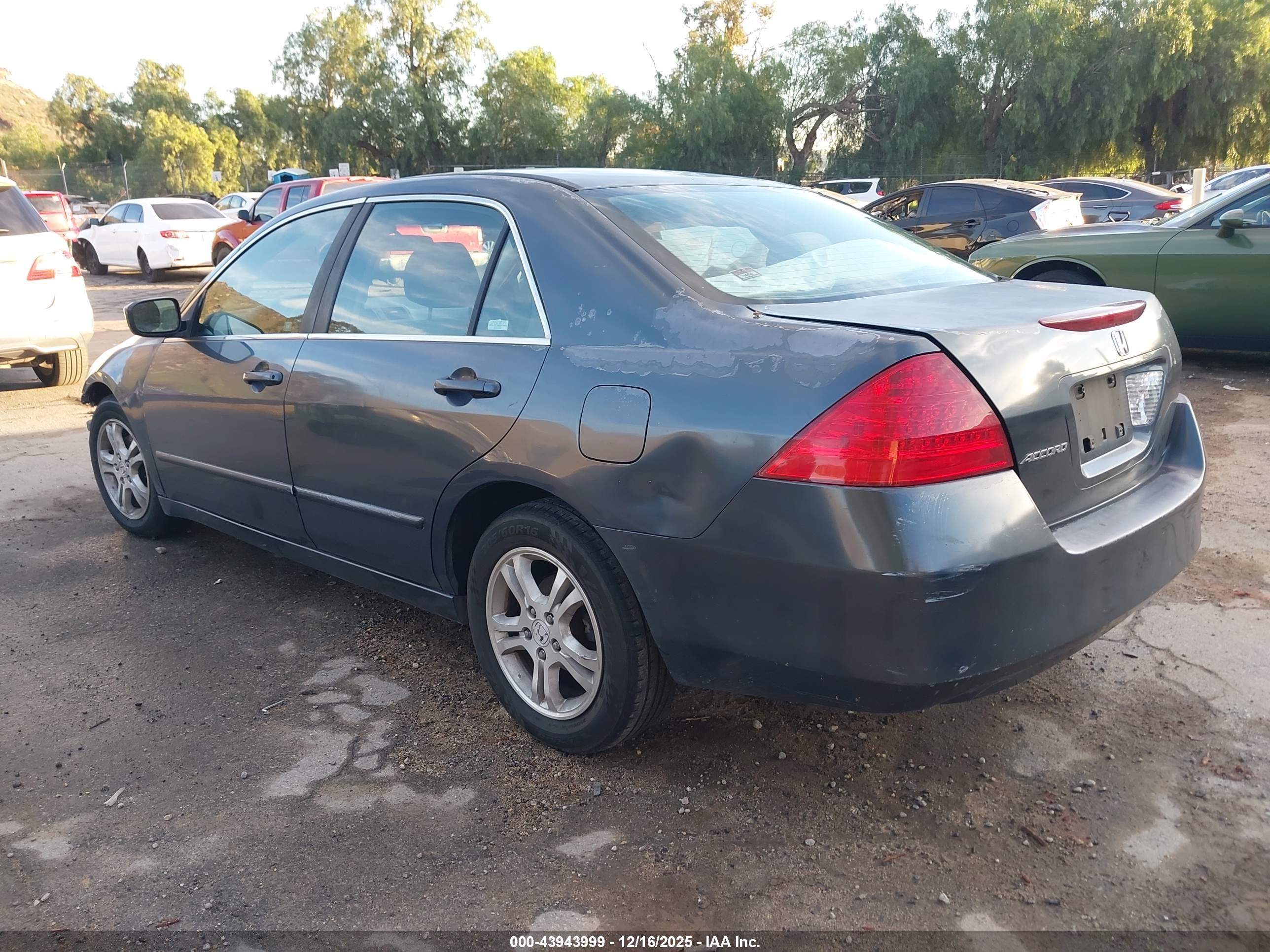 HONDA ACCORD image 3