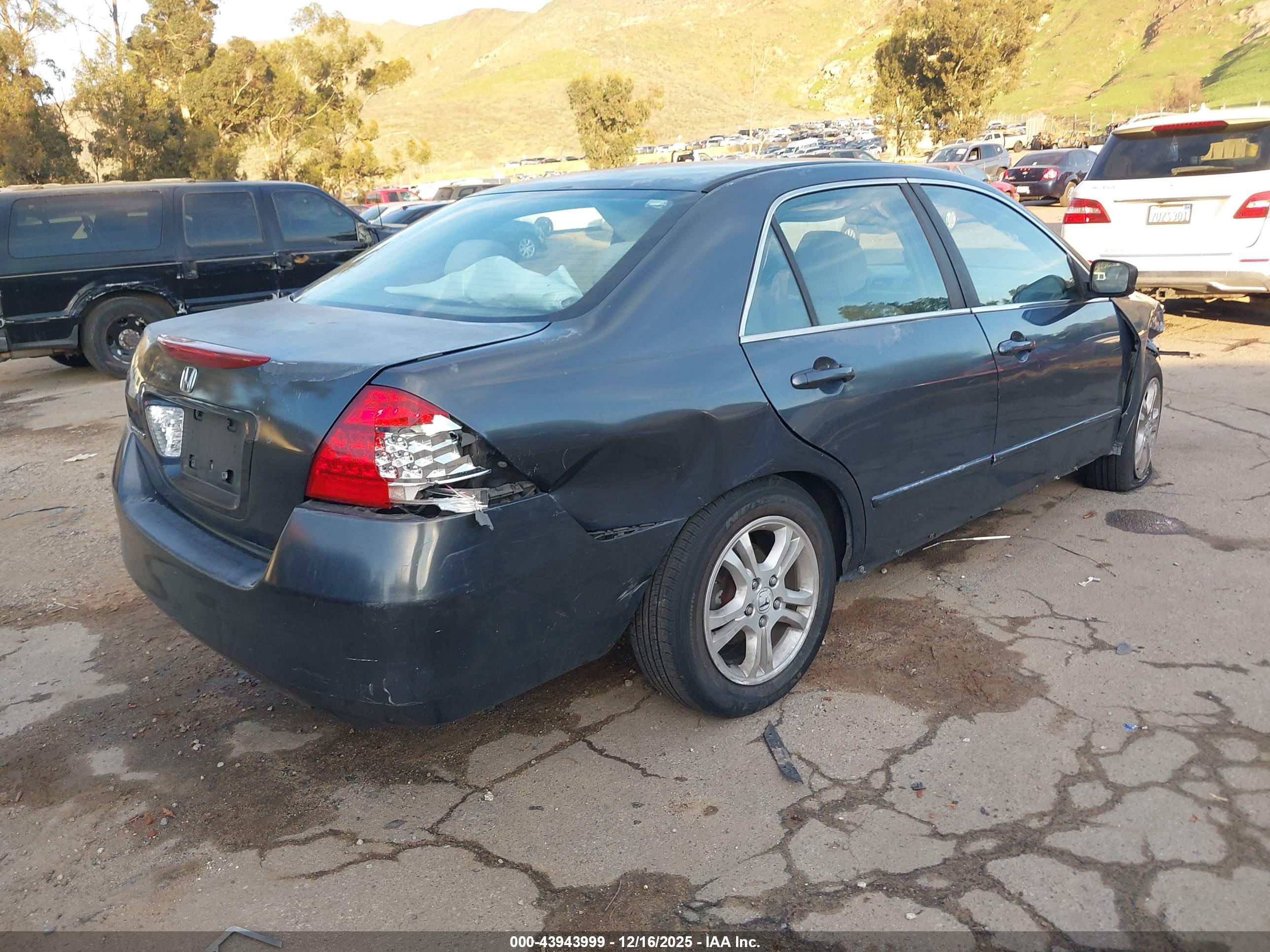 HONDA ACCORD image 4