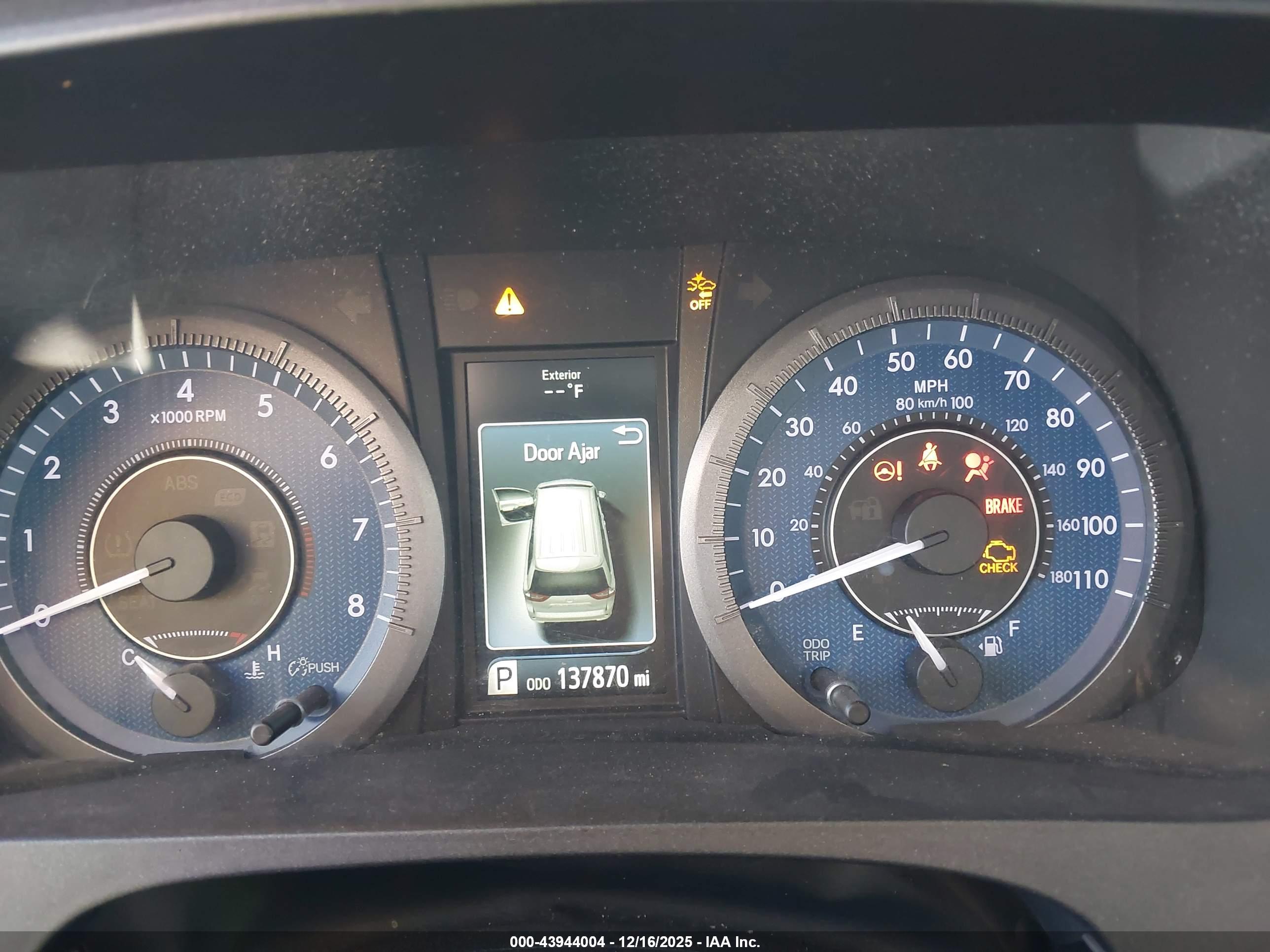 TOYOTA SIENNA image 7