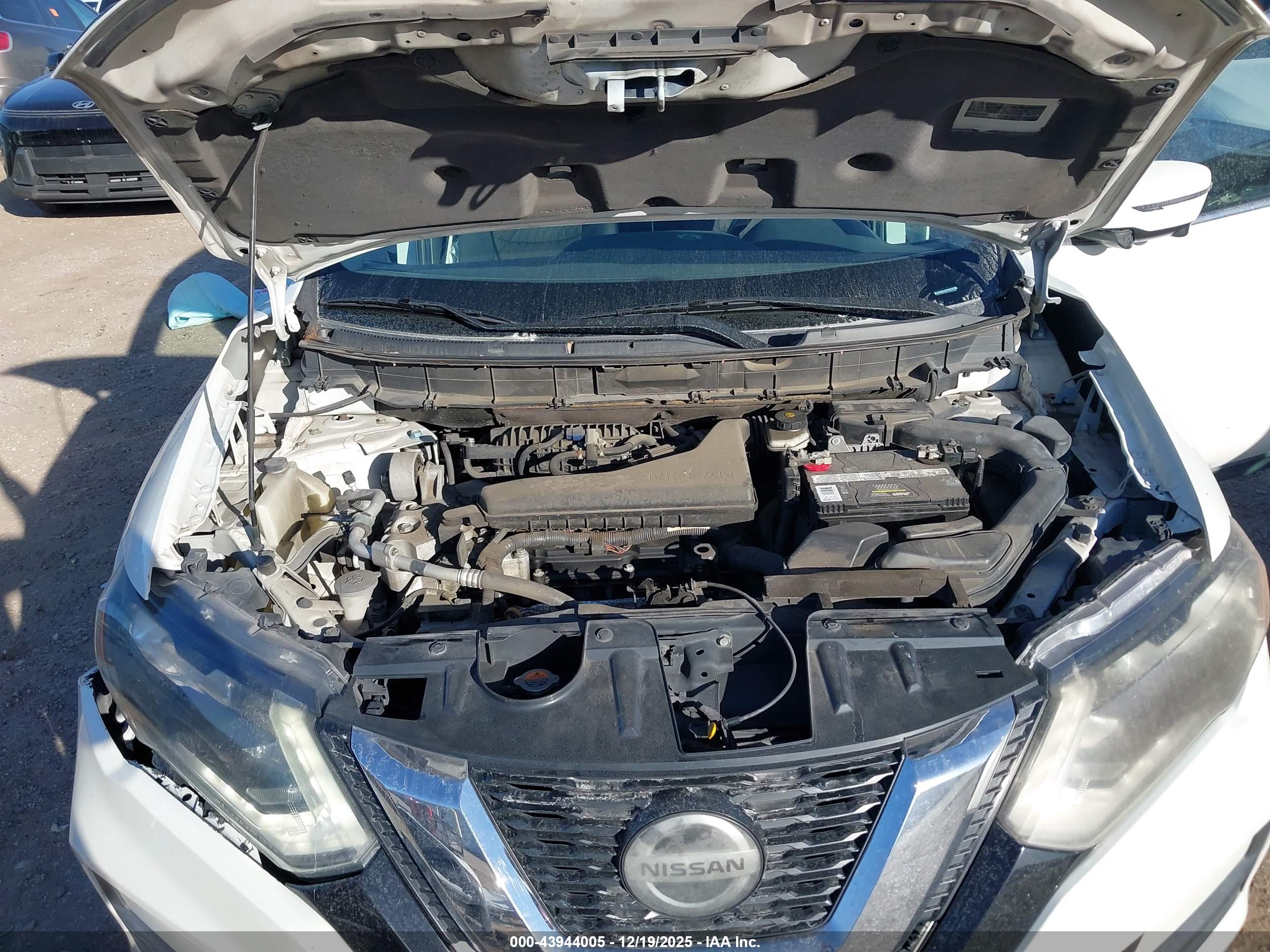 NISSAN ROGUE image 10