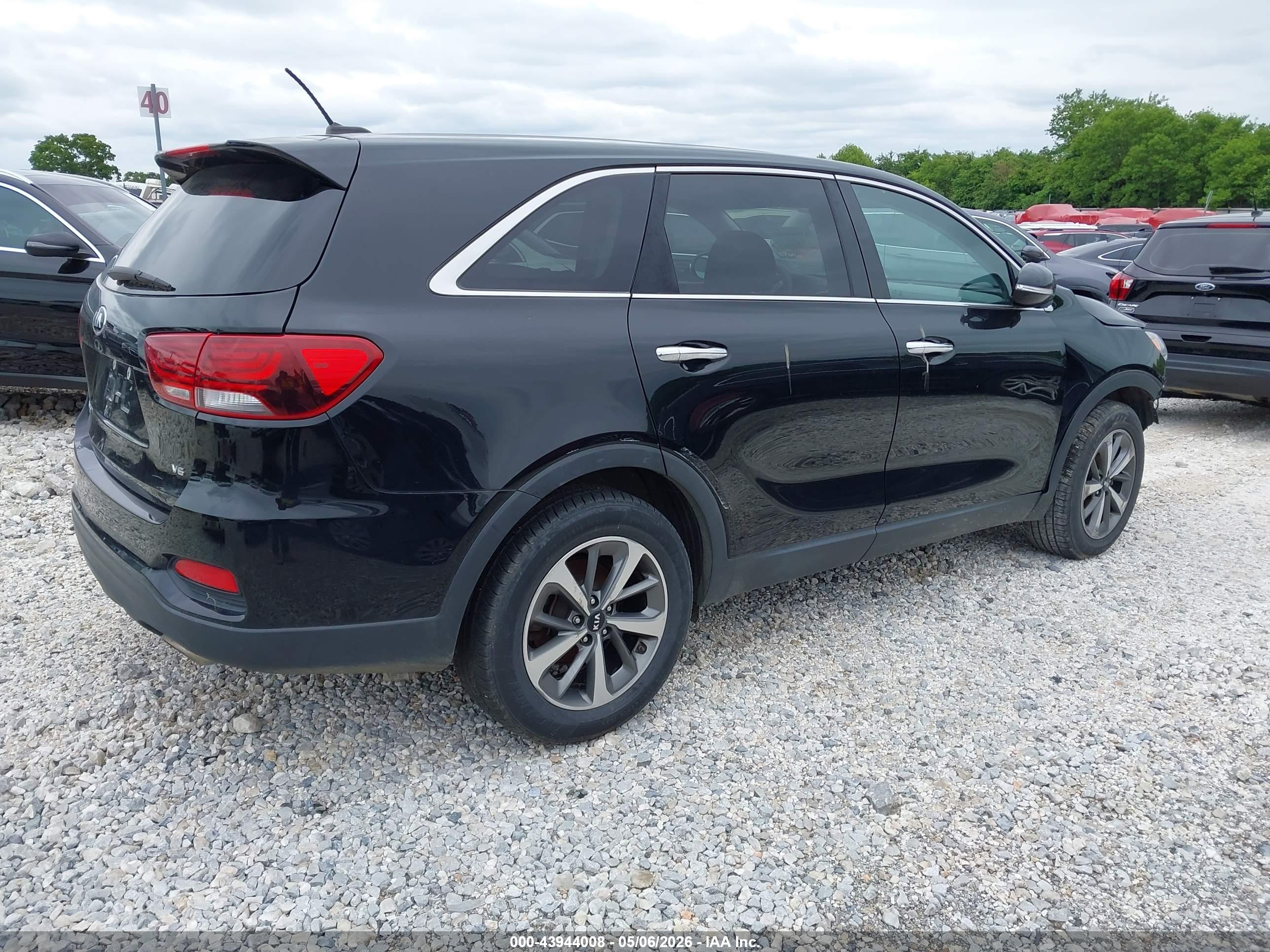 KIA SORENTO image 4