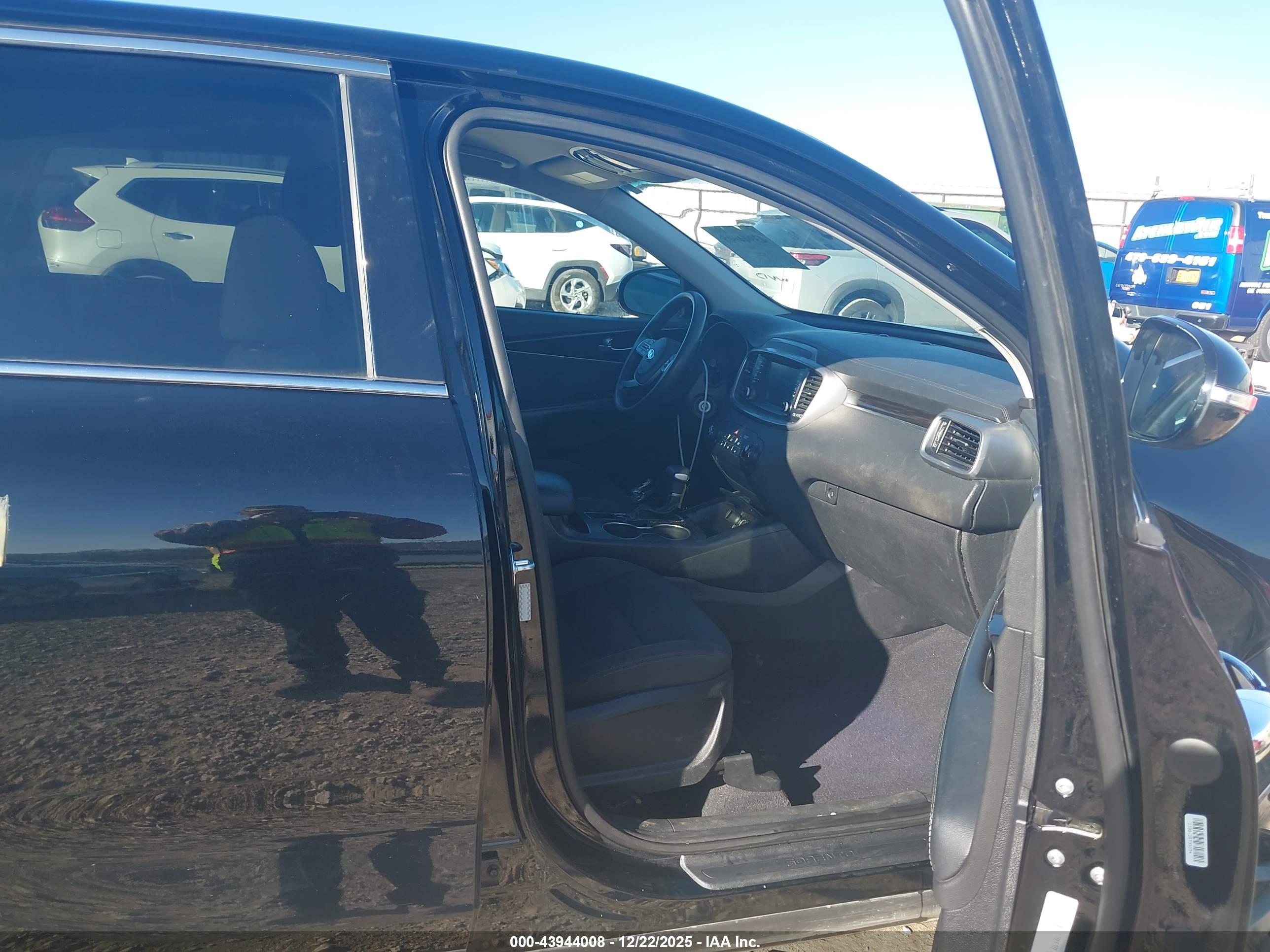 KIA SORENTO image 5