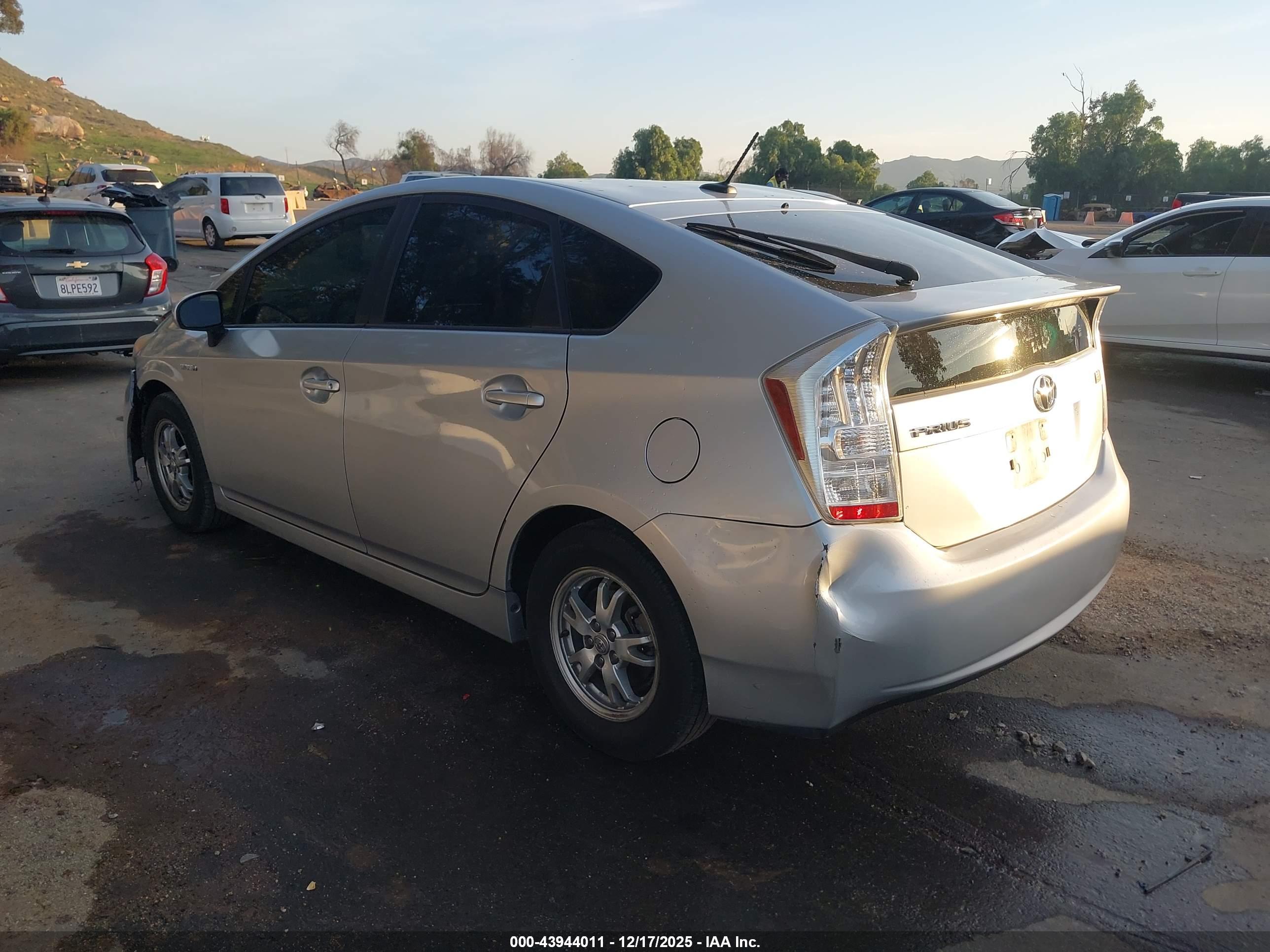 TOYOTA PRIUS image 3