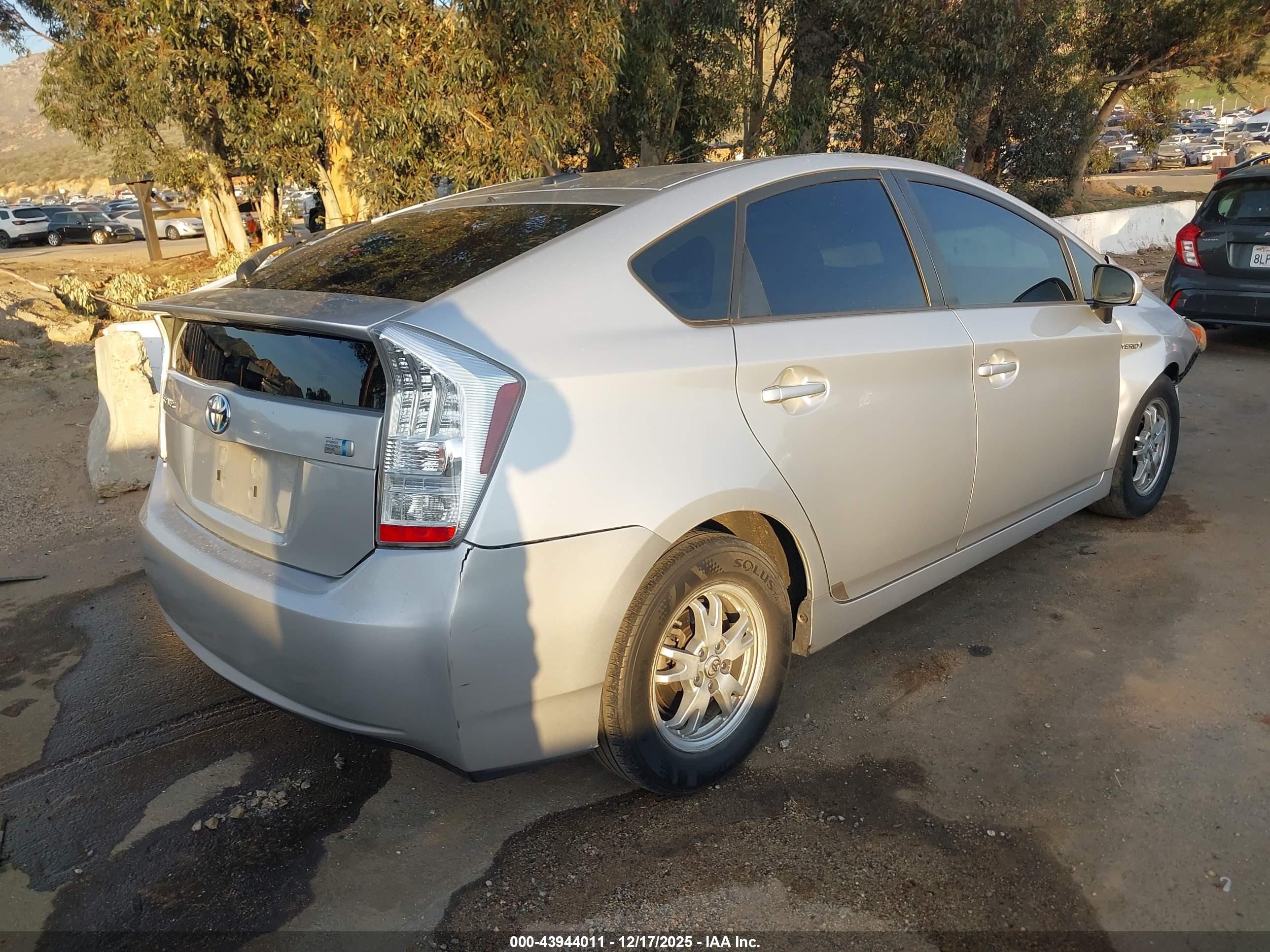 TOYOTA PRIUS image 4
