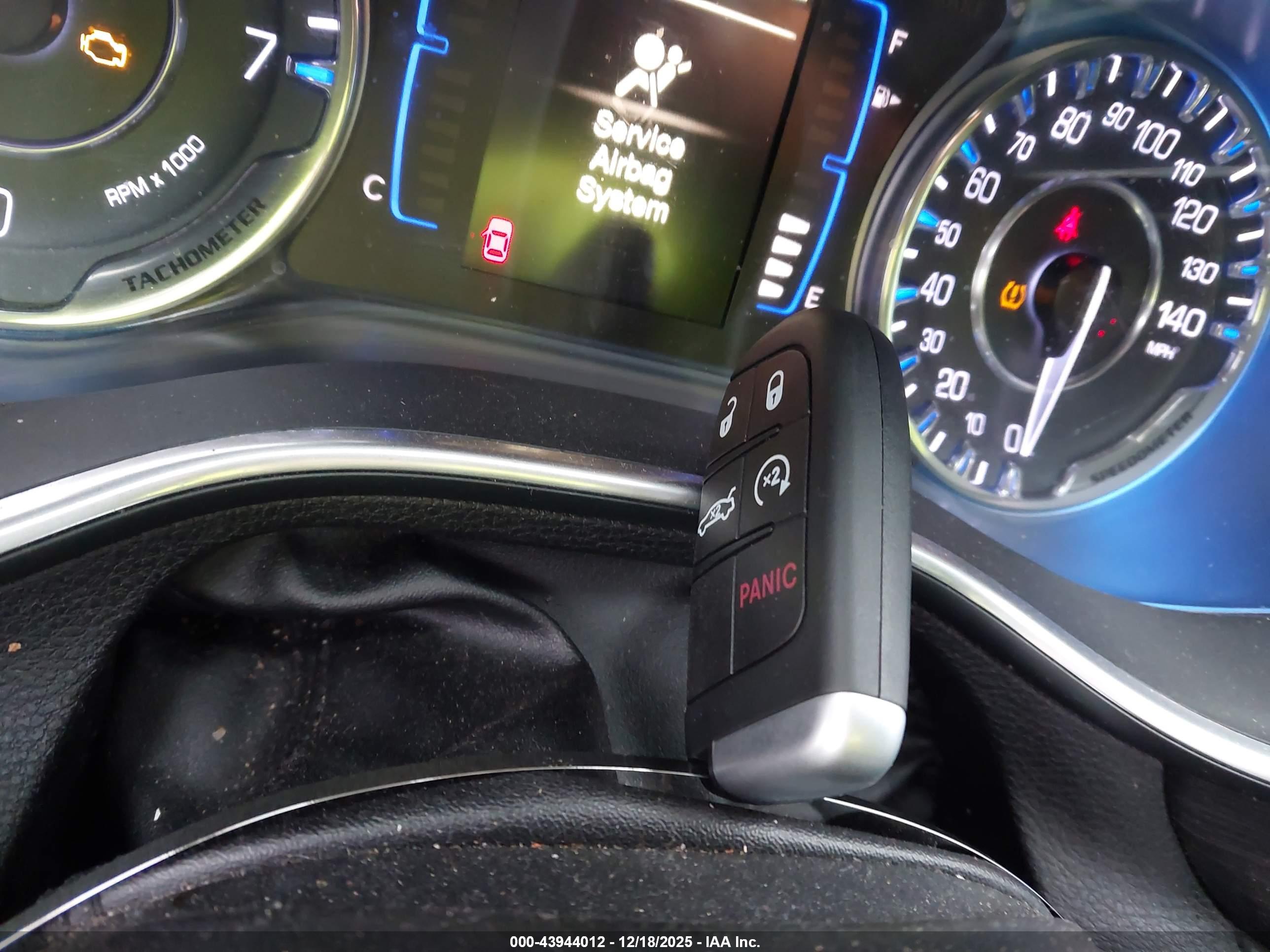 CHRYSLER 200 image 11