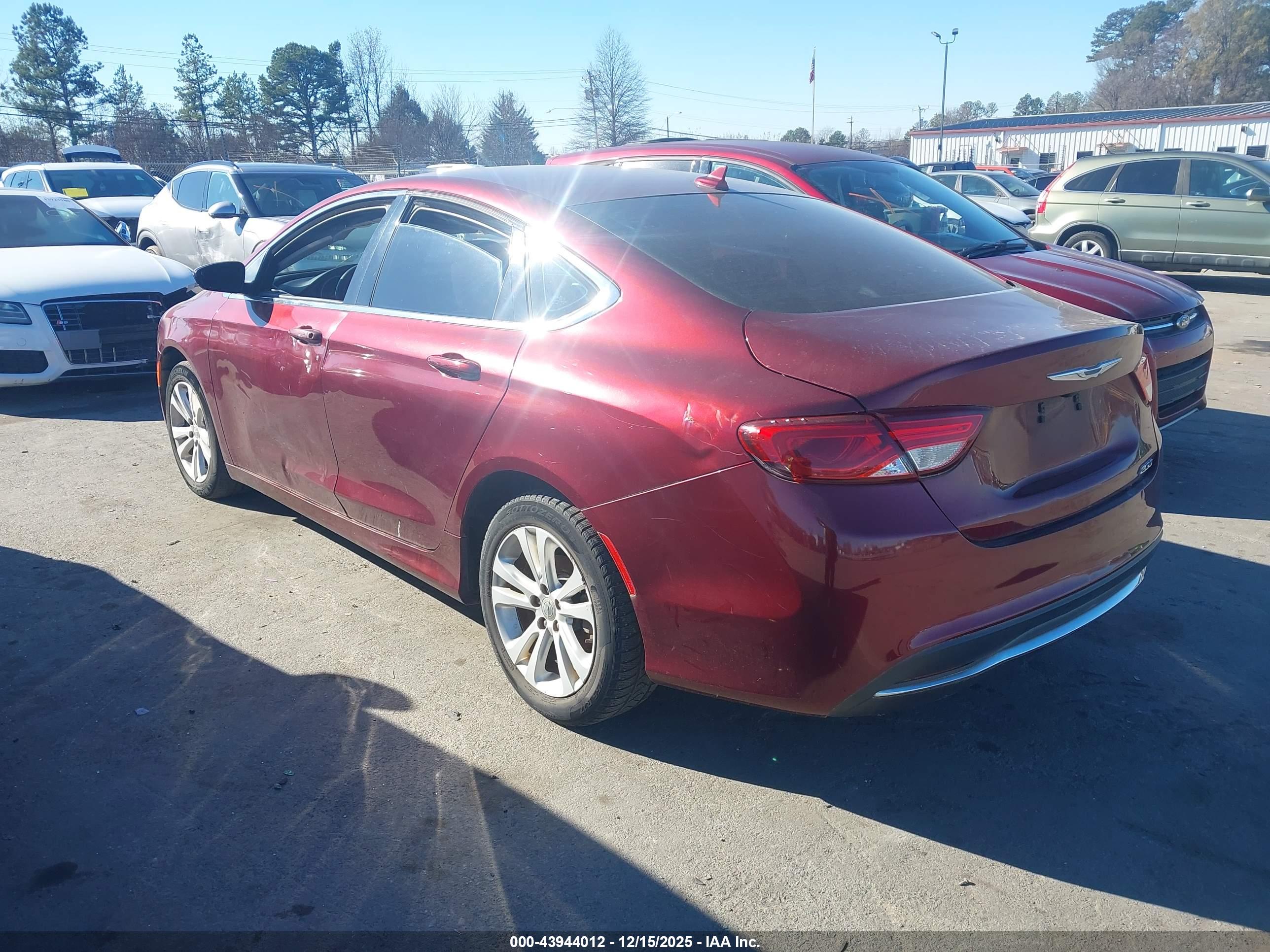 CHRYSLER 200 image 3