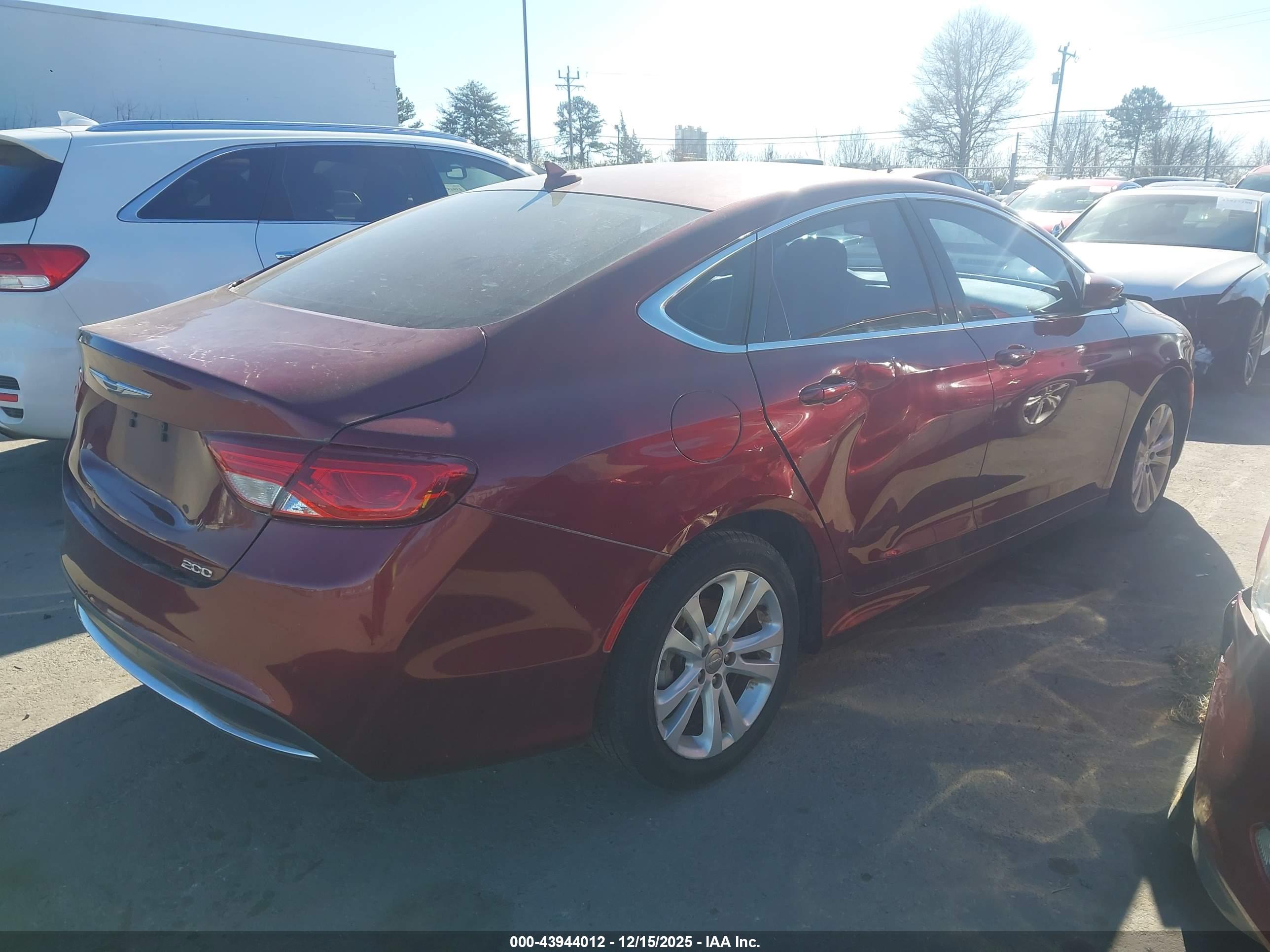 CHRYSLER 200 image 4