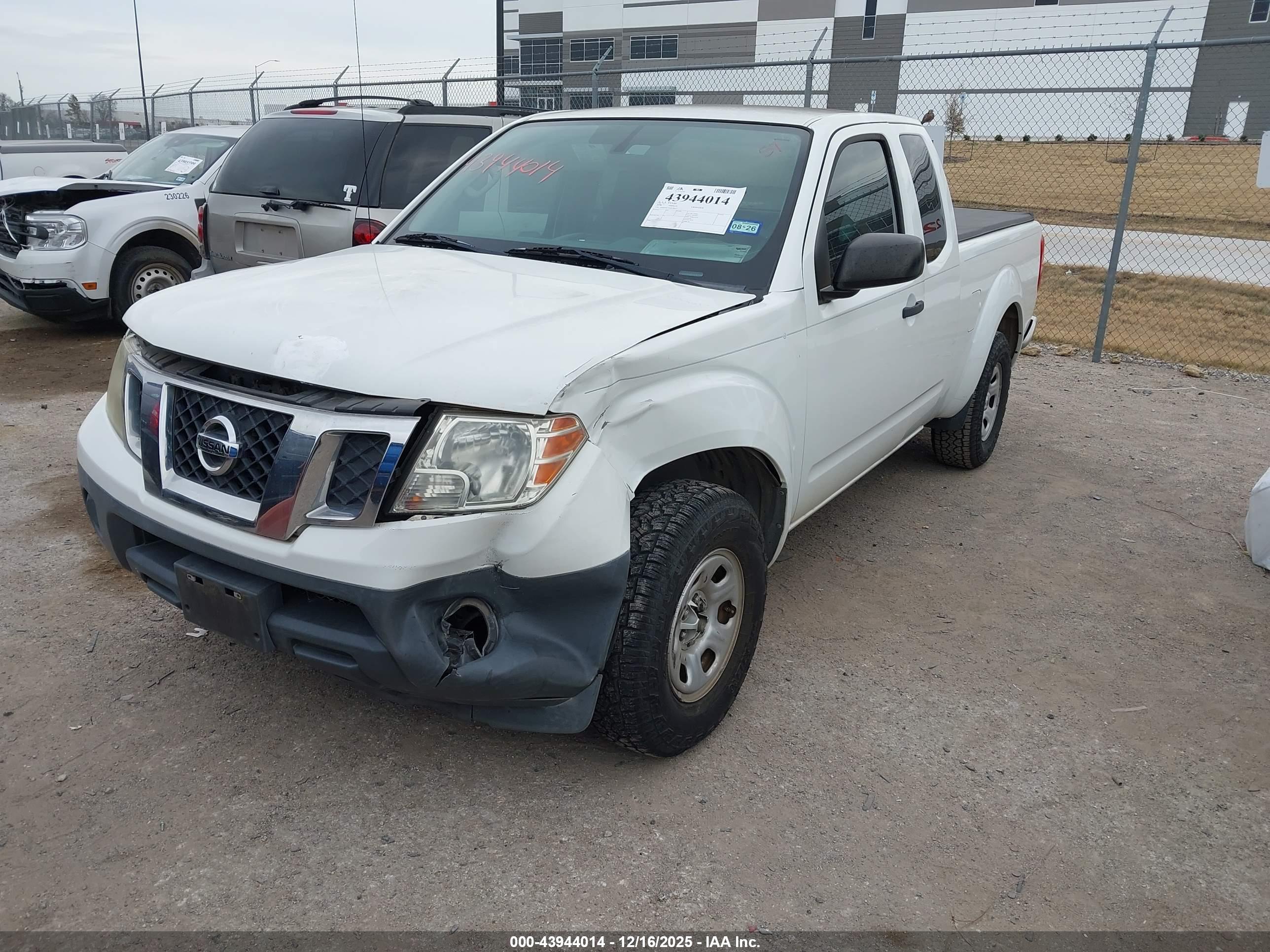 NISSAN FRONTIER image 2