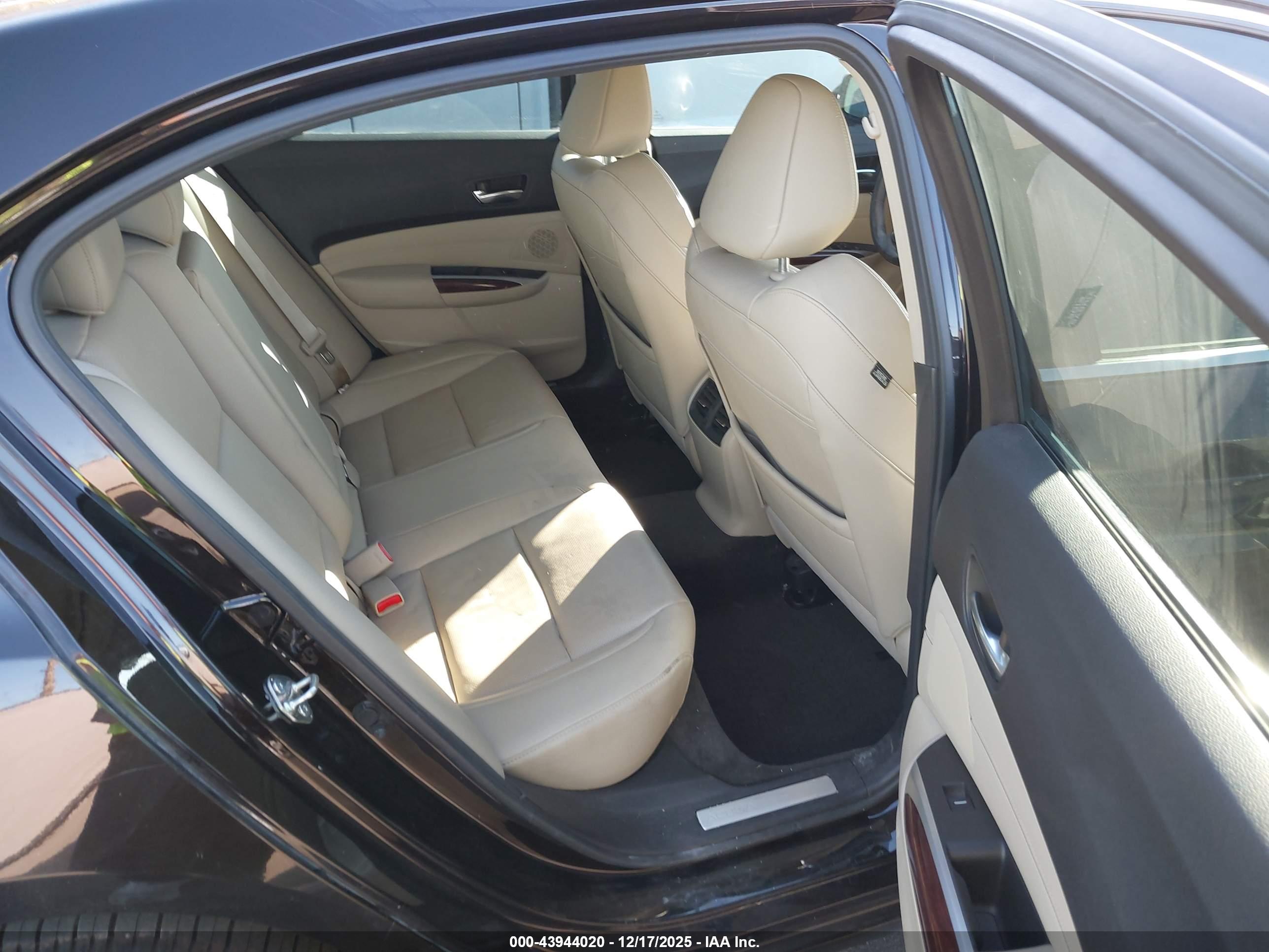 ACURA TLX image 8
