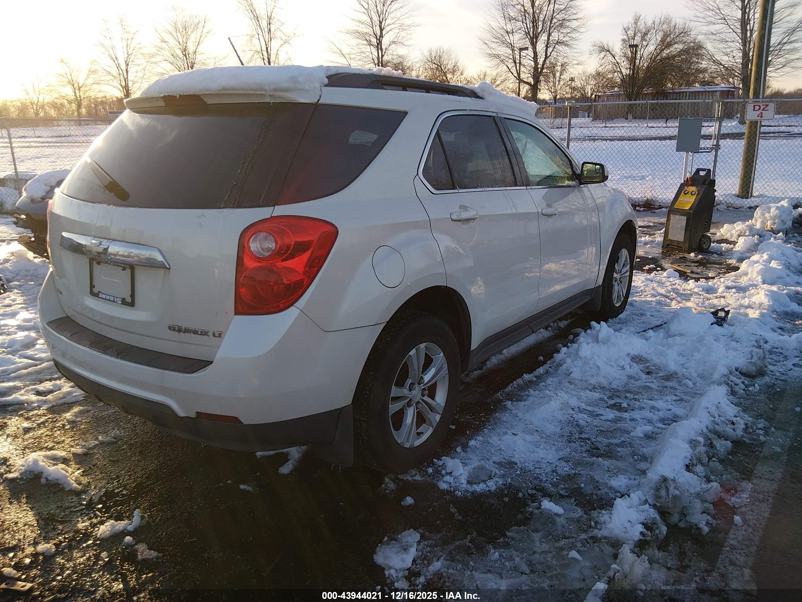 CHEVROLET EQUINOX image 4