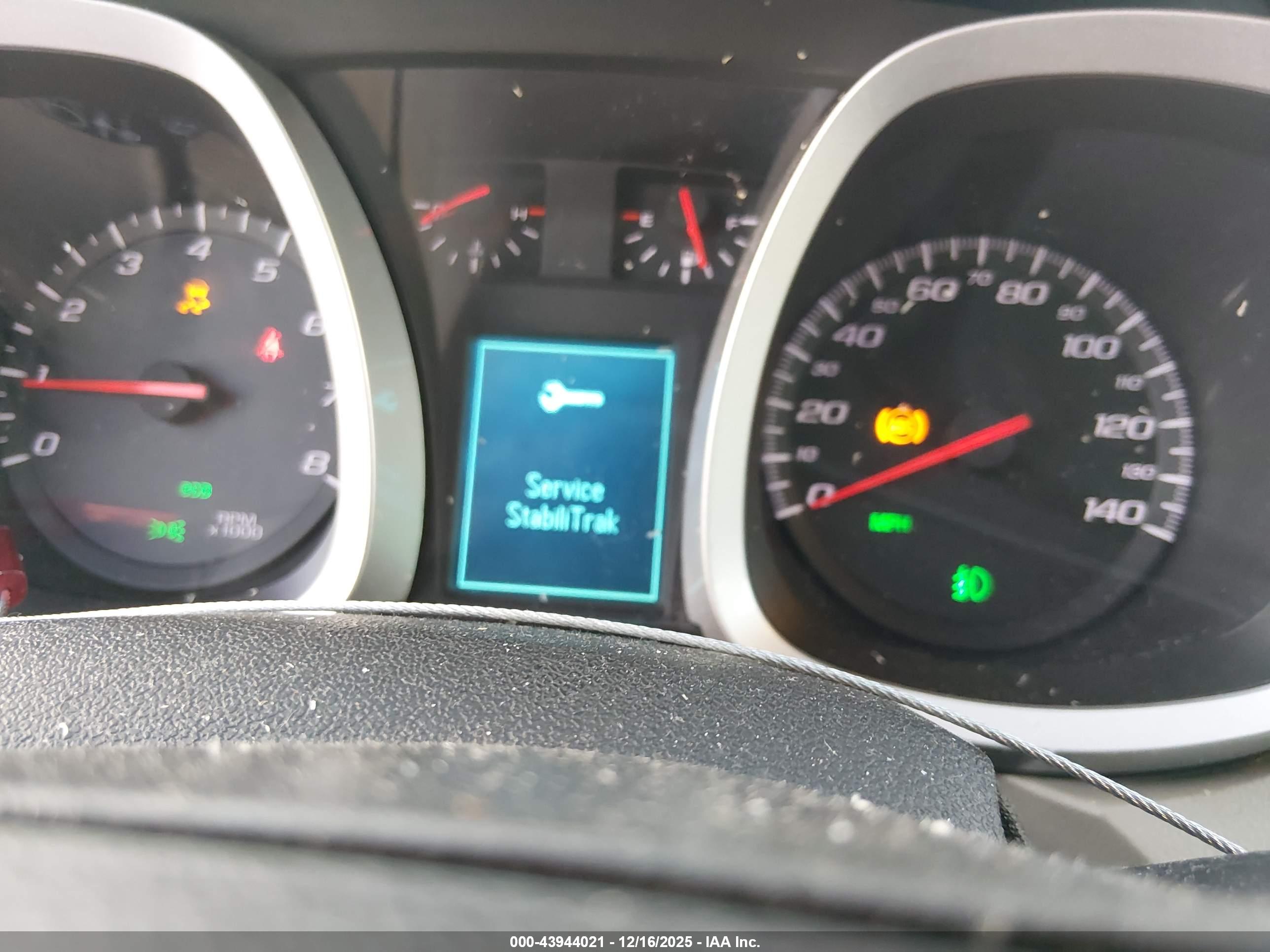 CHEVROLET EQUINOX image 7