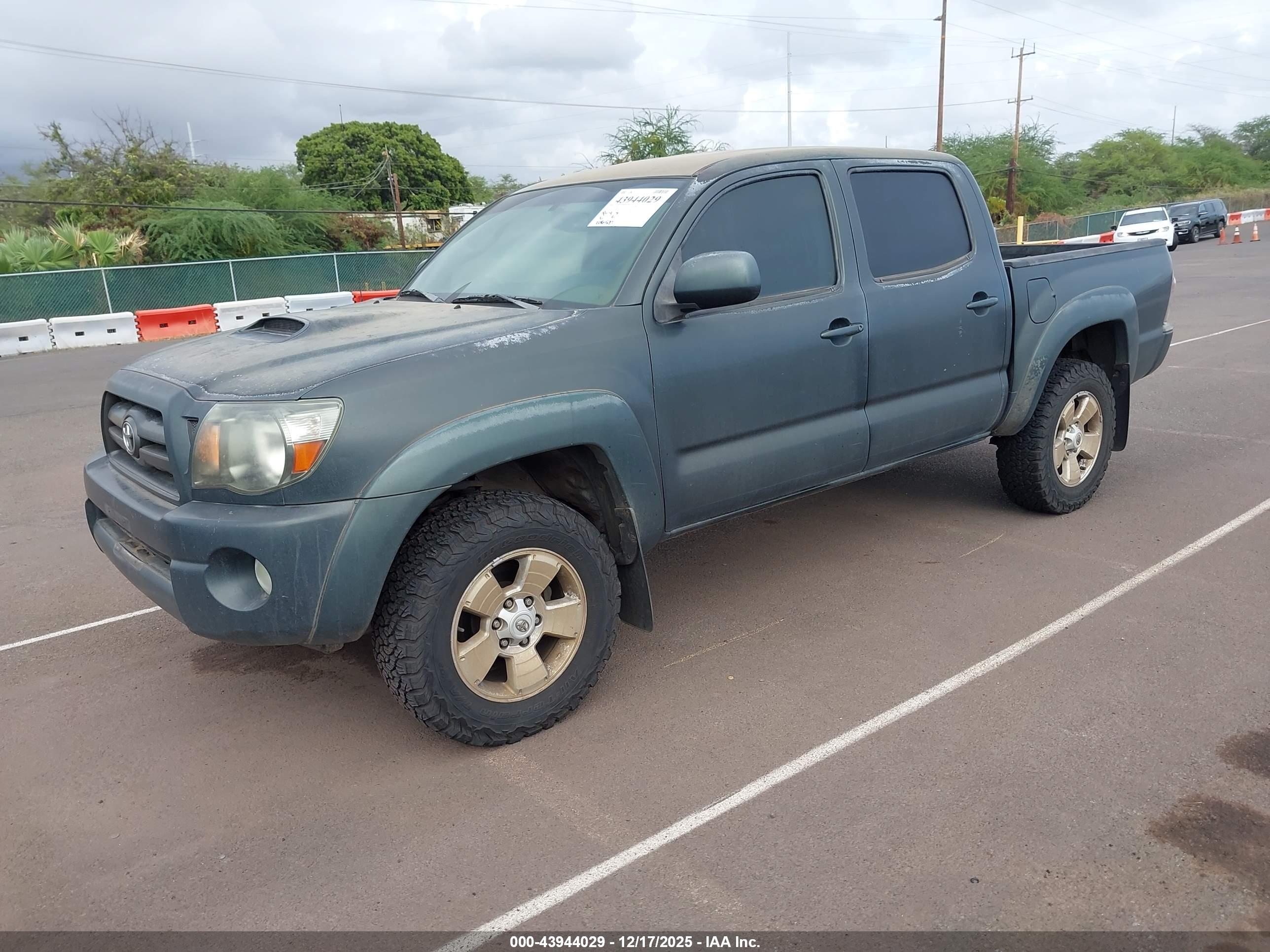 TOYOTA TACOMA image 2
