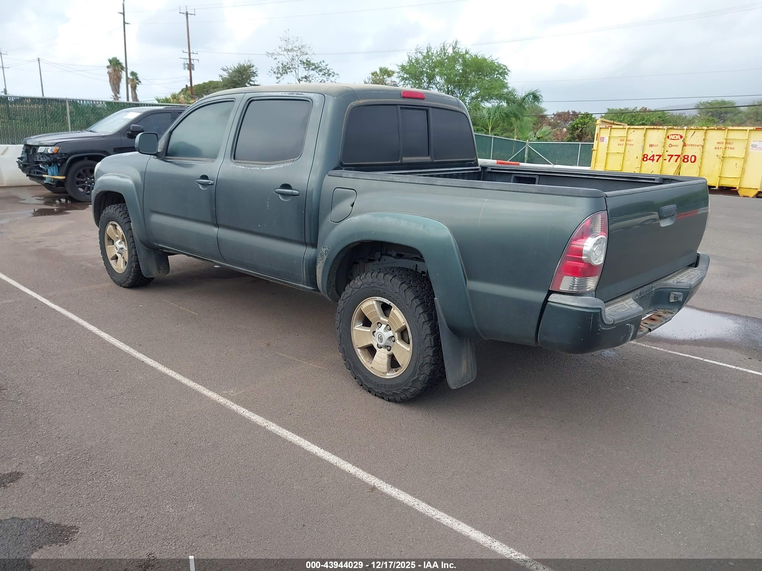 TOYOTA TACOMA image 3