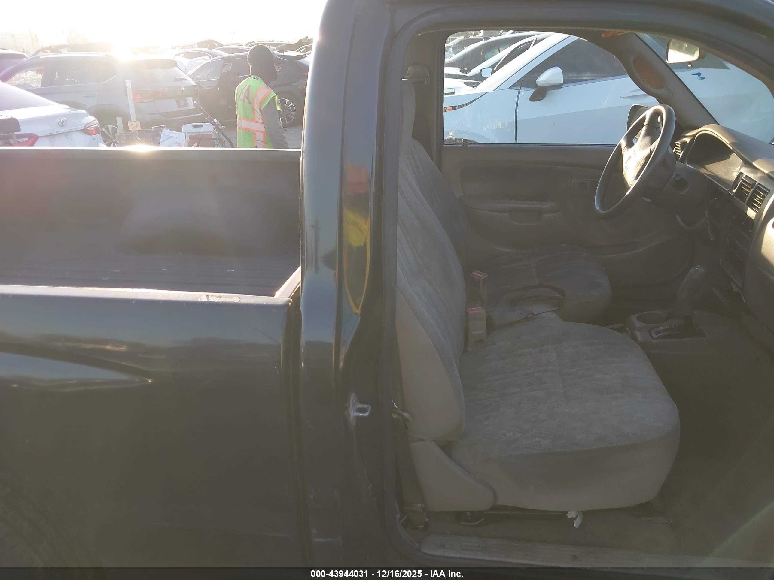 TOYOTA TACOMA image 8