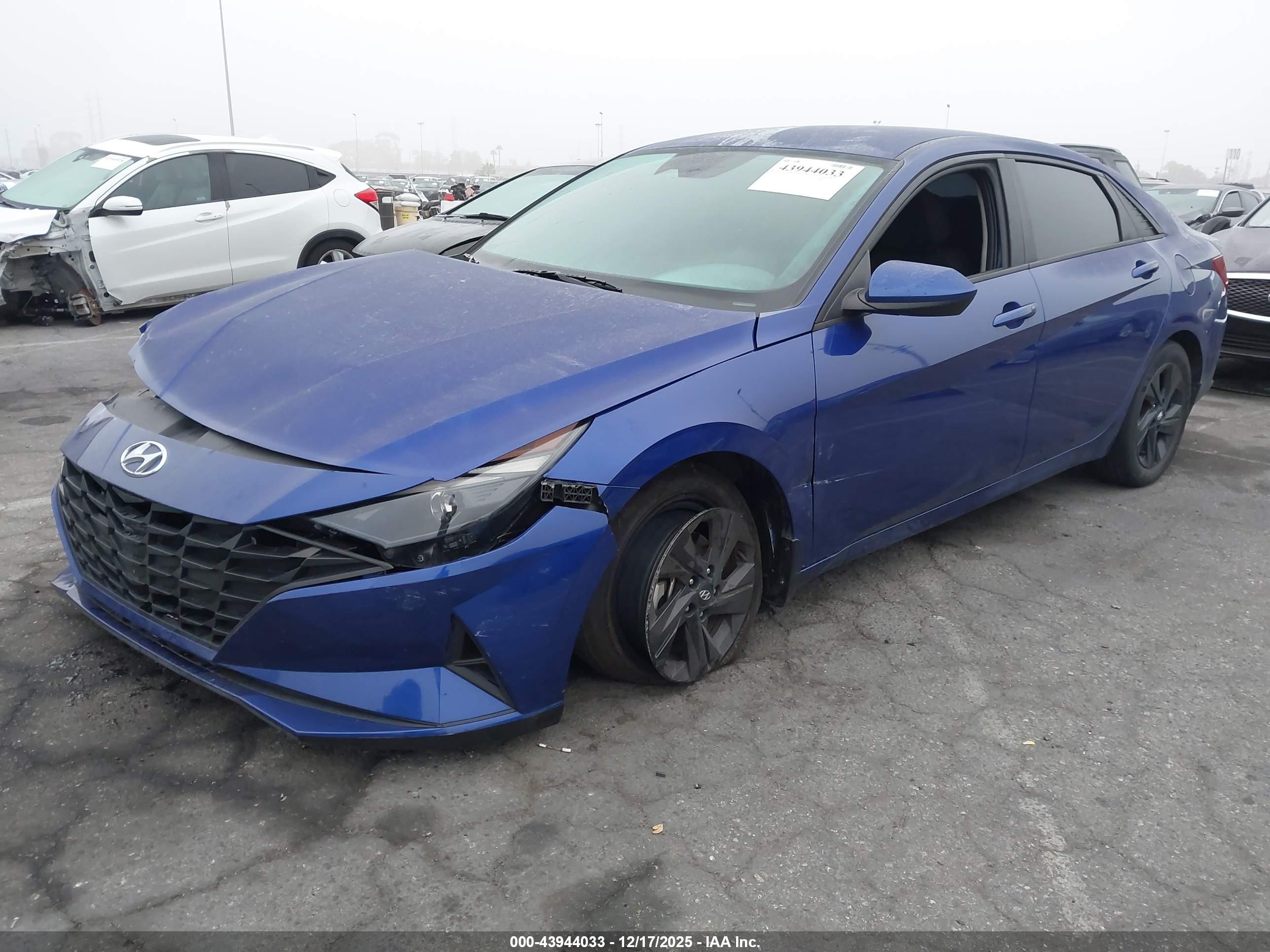 HYUNDAI ELANTRA image 2