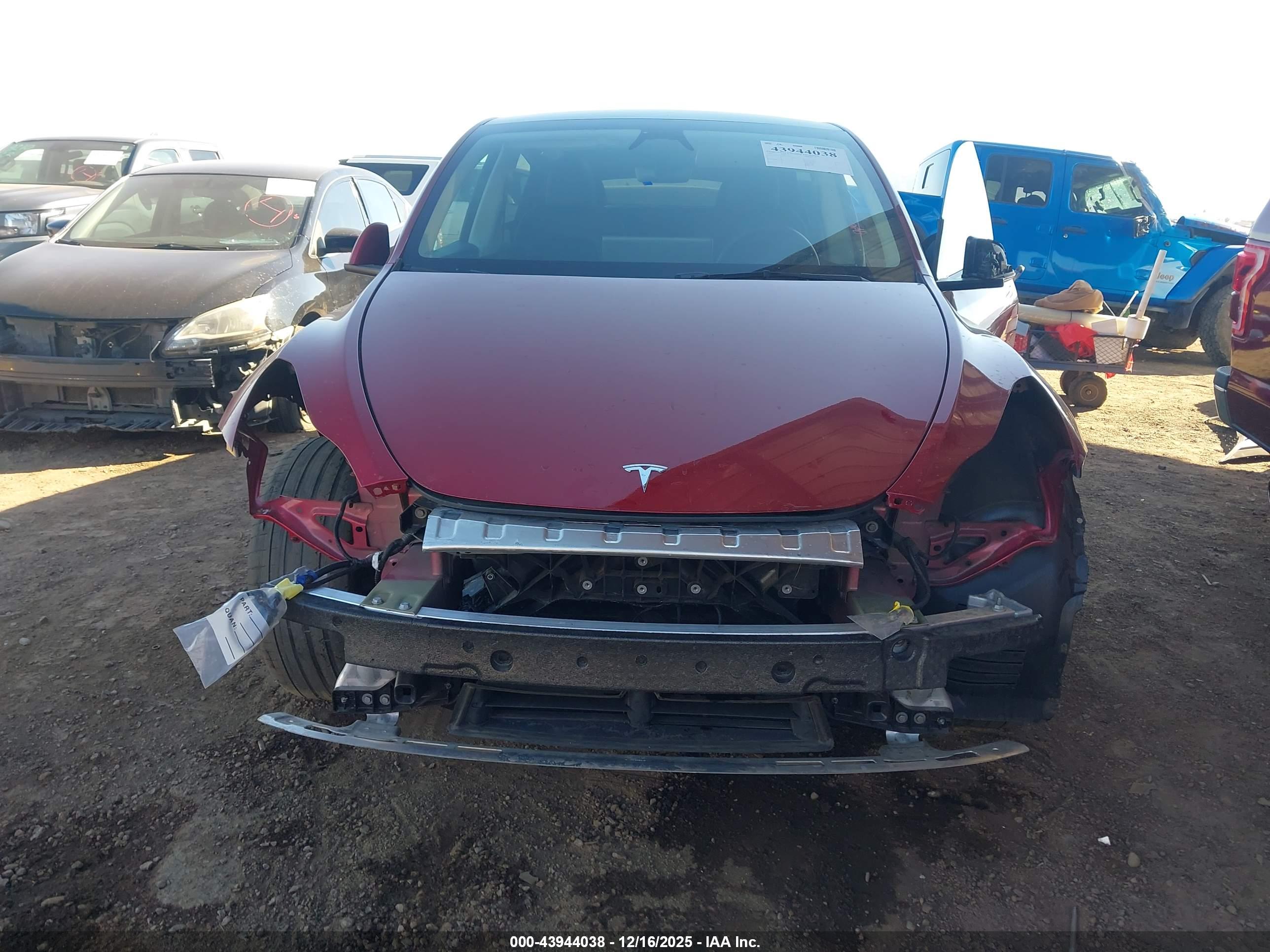 TESLA MODEL image 6