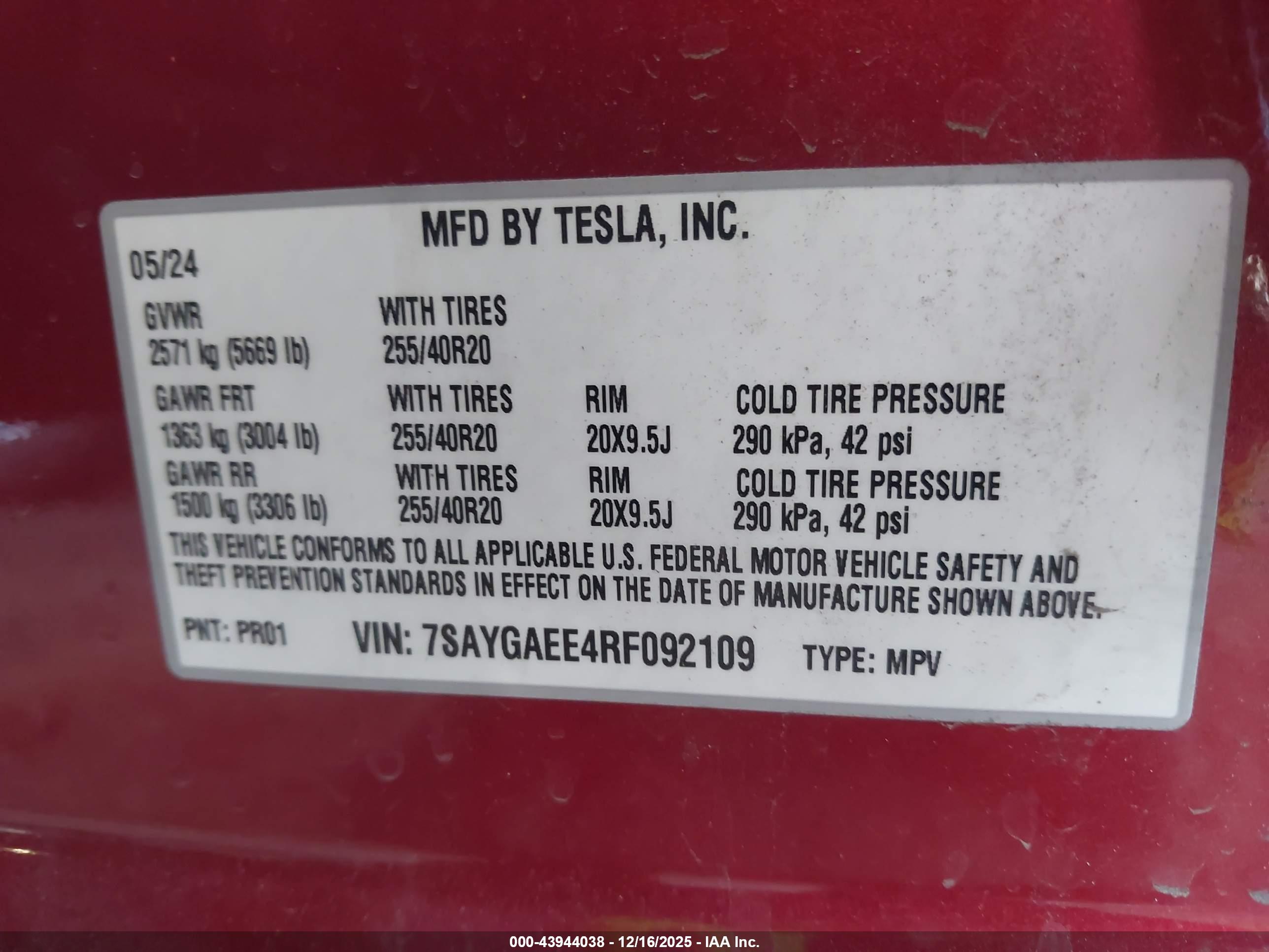 TESLA MODEL image 9