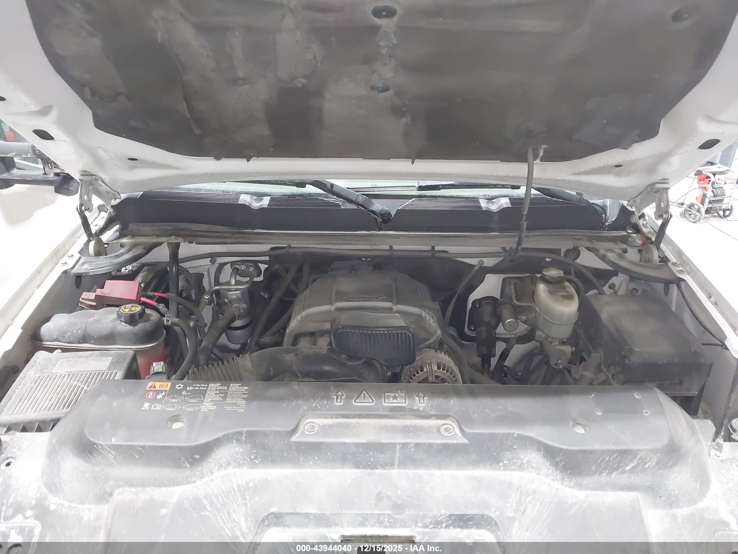 CHEVROLET SILVERADO image 10