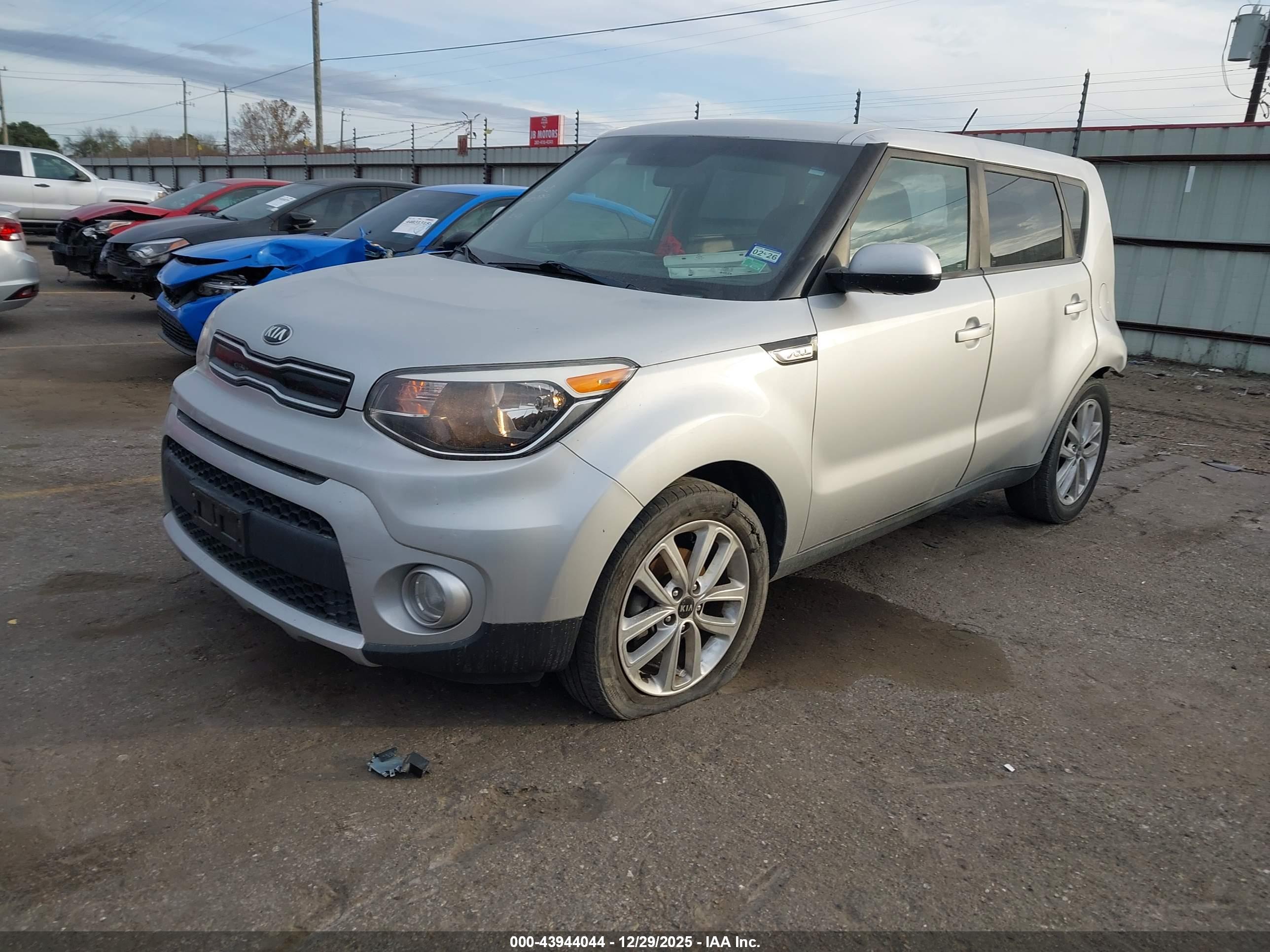 KIA SOUL image 2