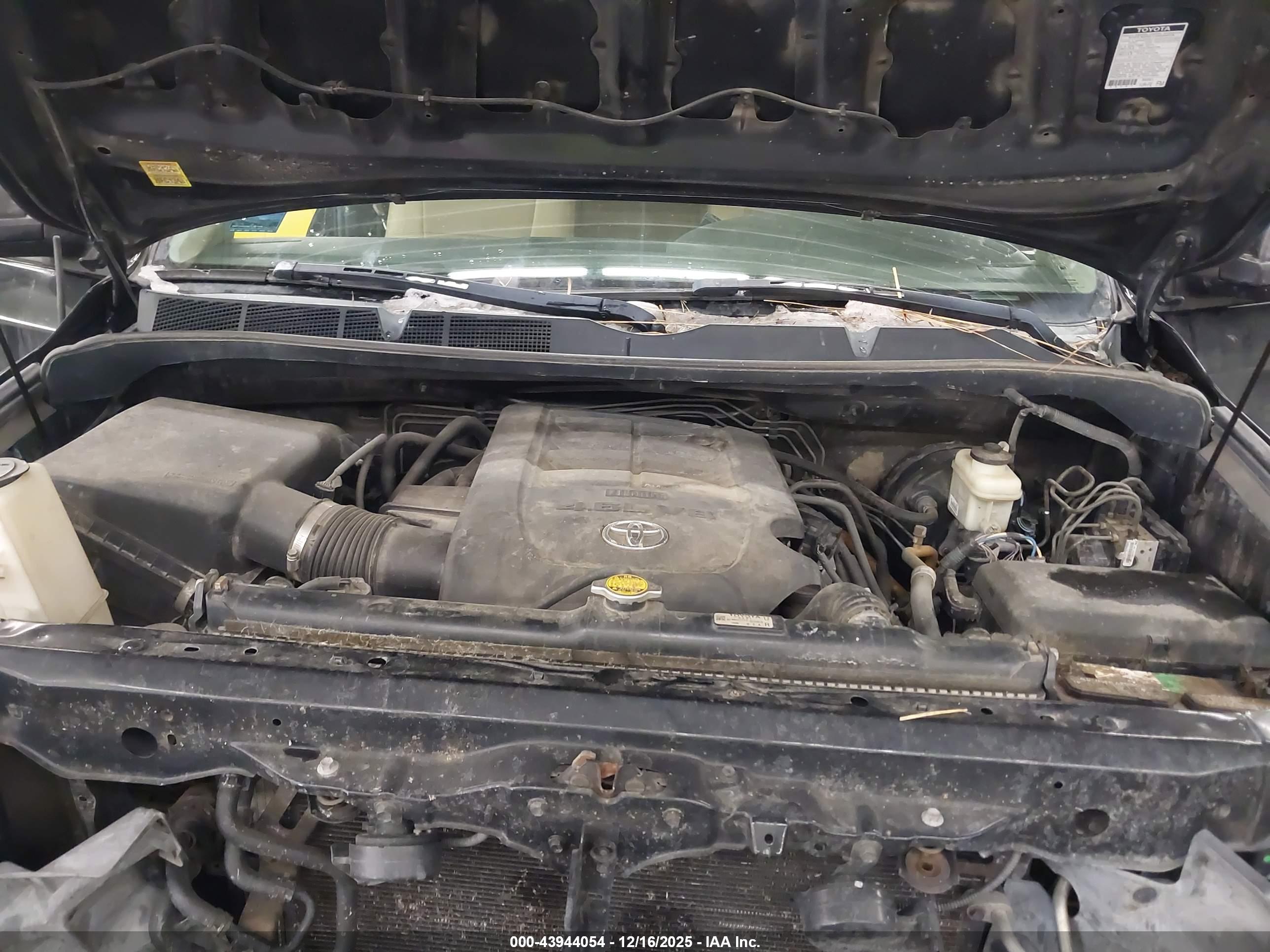 TOYOTA TUNDRA image 10