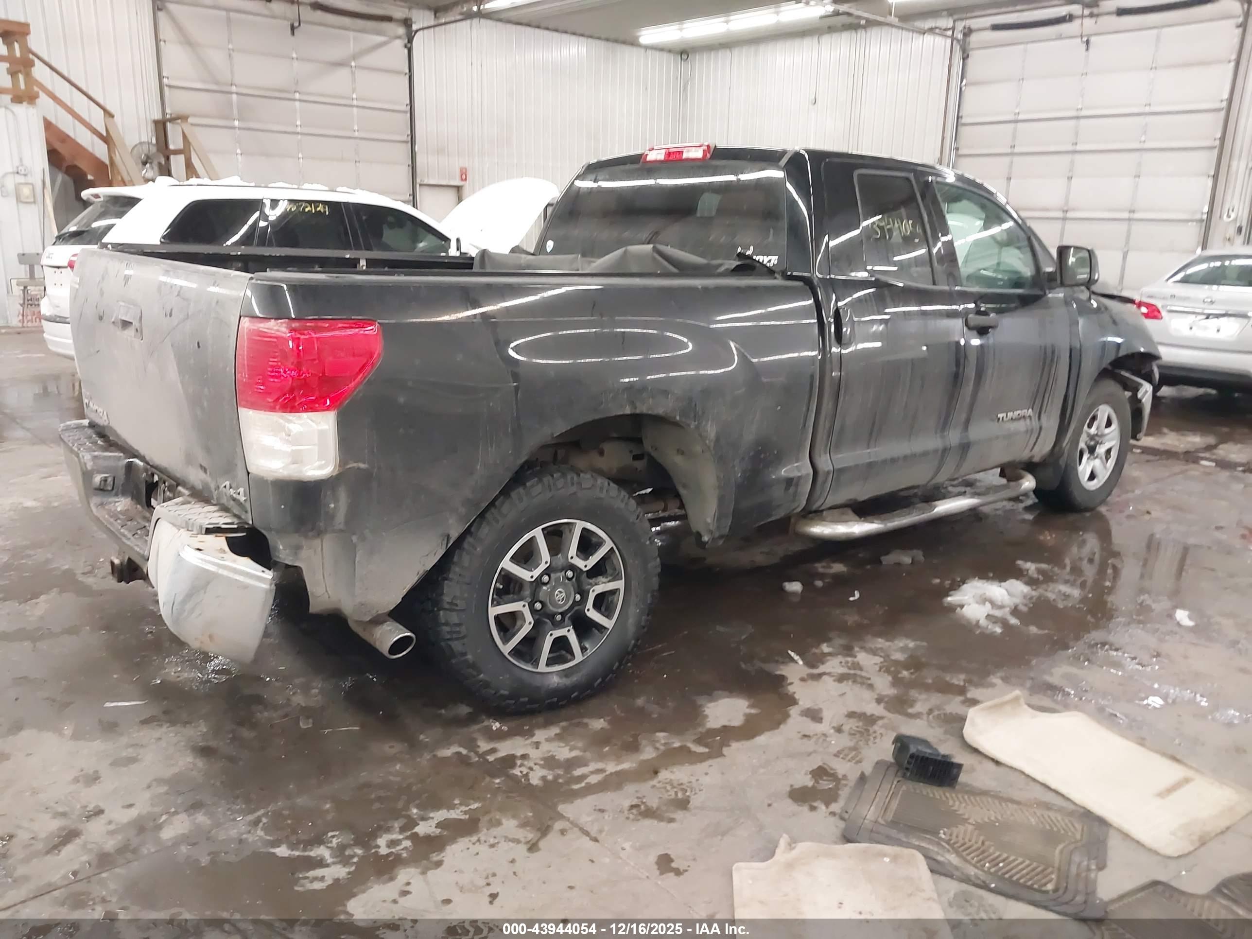 TOYOTA TUNDRA image 4