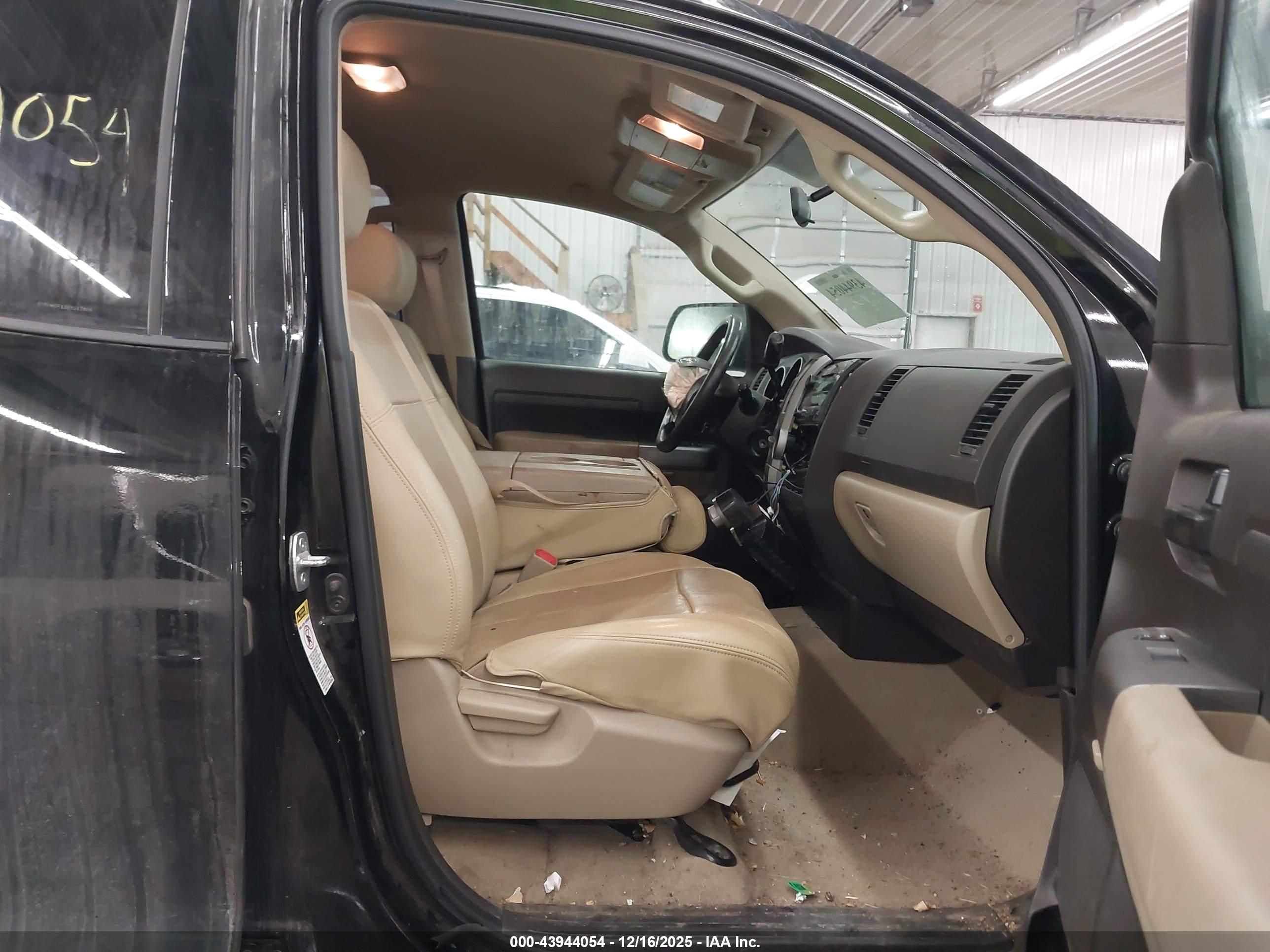 TOYOTA TUNDRA image 5