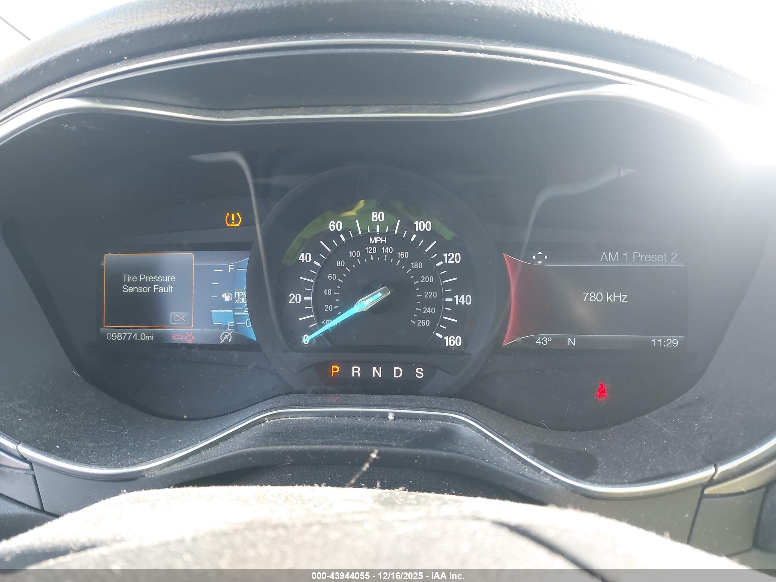 FORD FUSION image 7