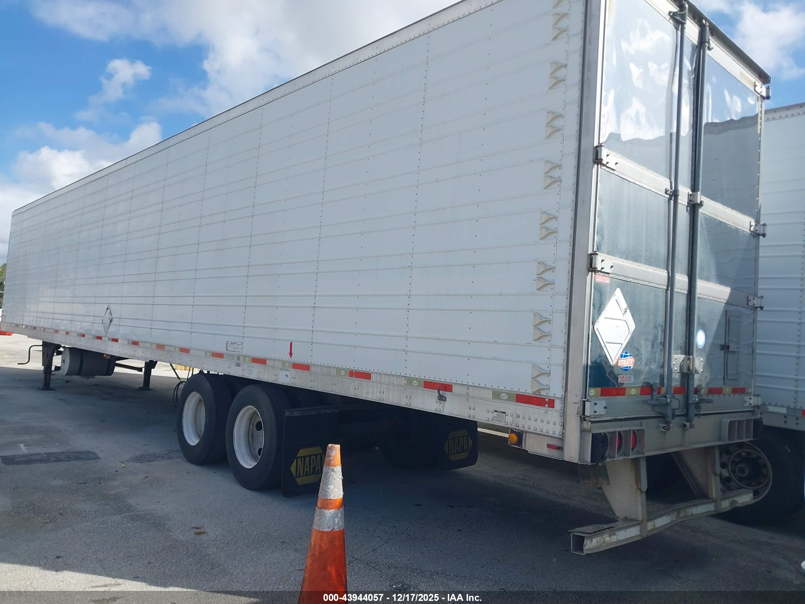 UTILITY TRAILER image 3