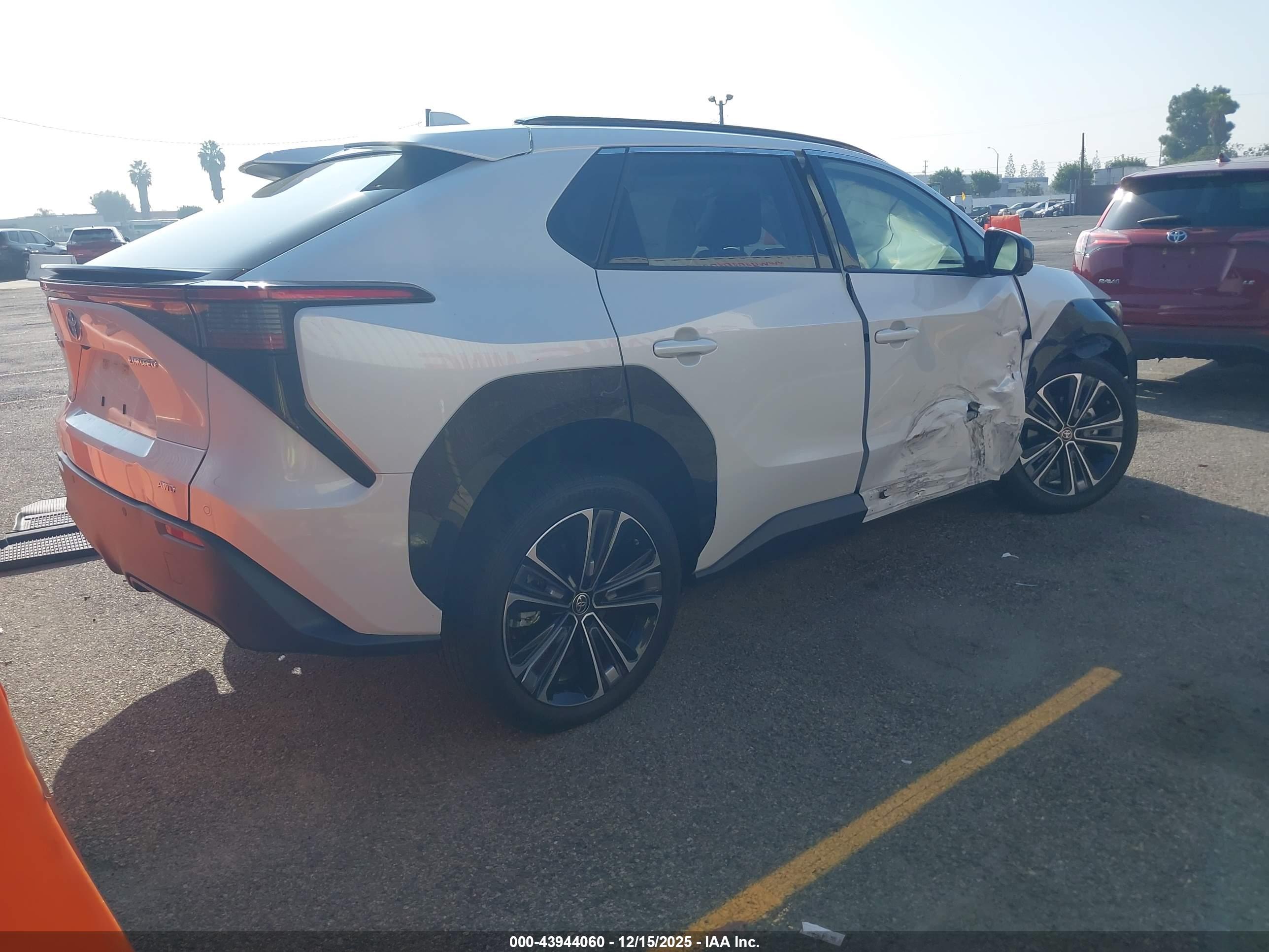 TOYOTA BZ4X image 4