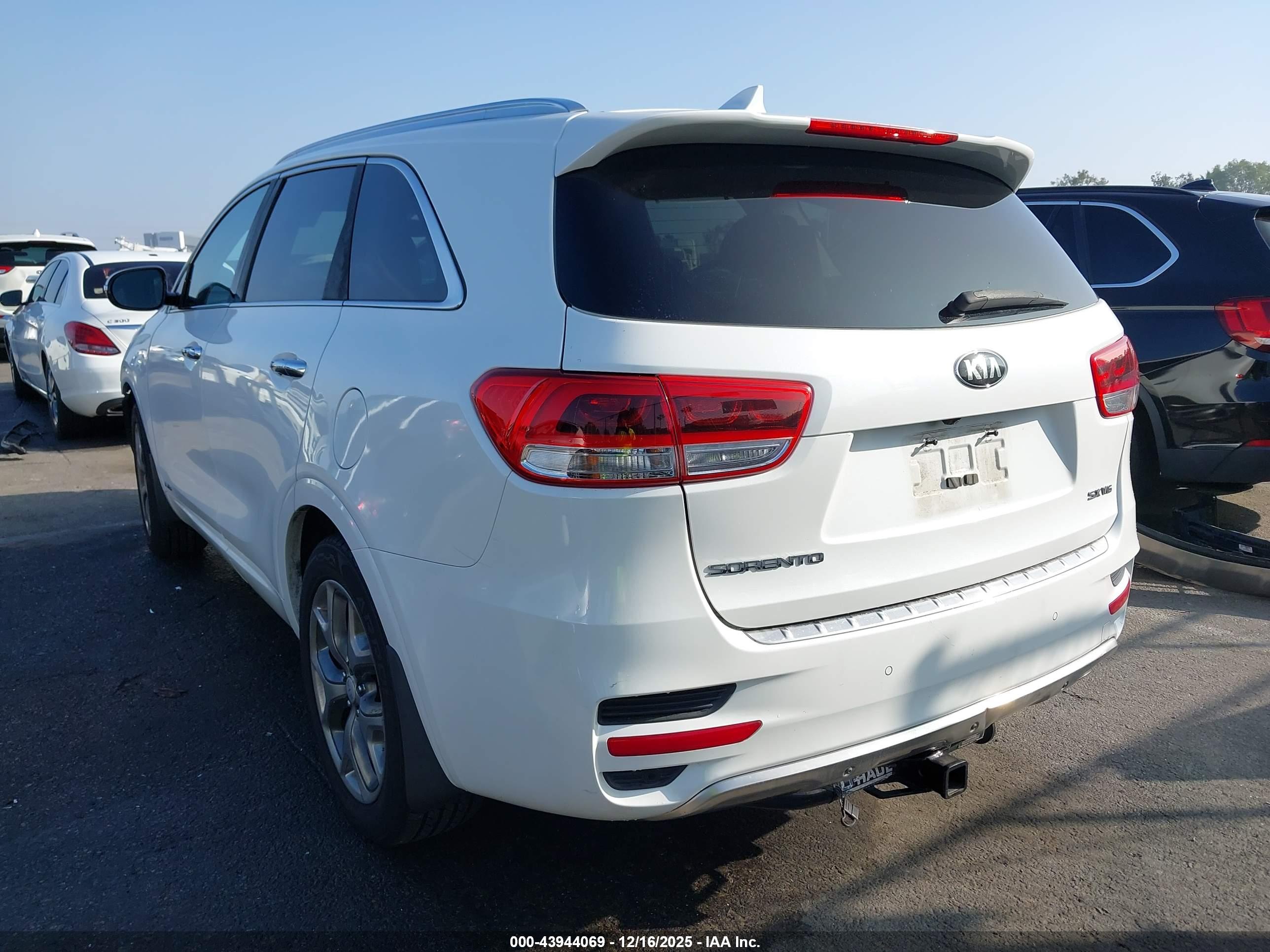 KIA SORENTO image 3