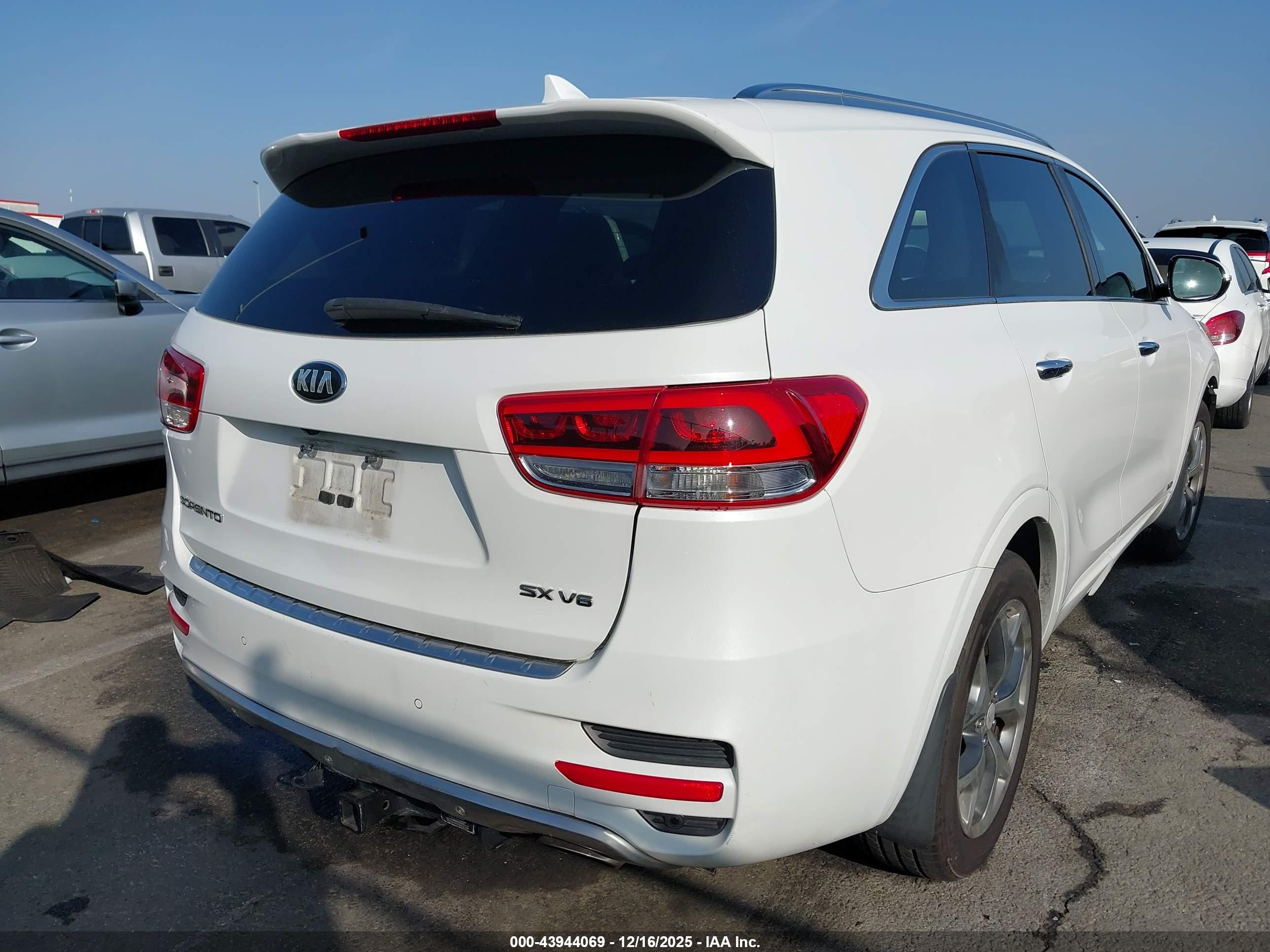 KIA SORENTO image 4