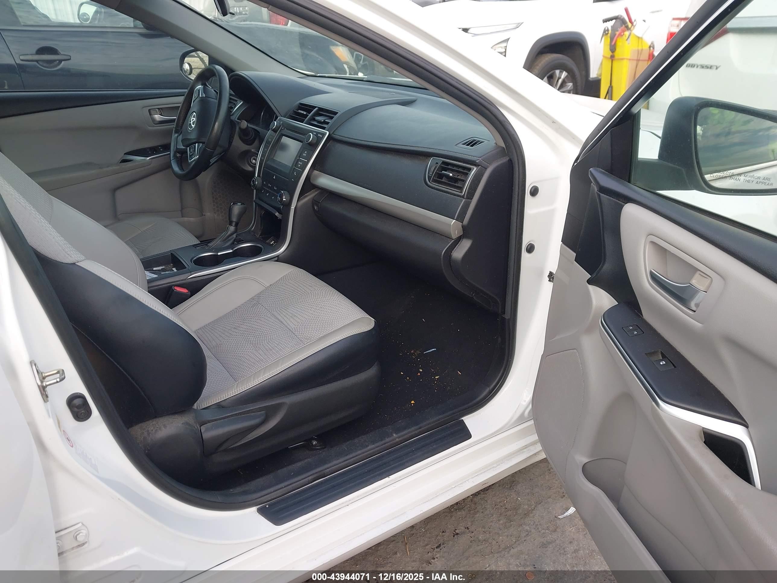 TOYOTA CAMRY image 5