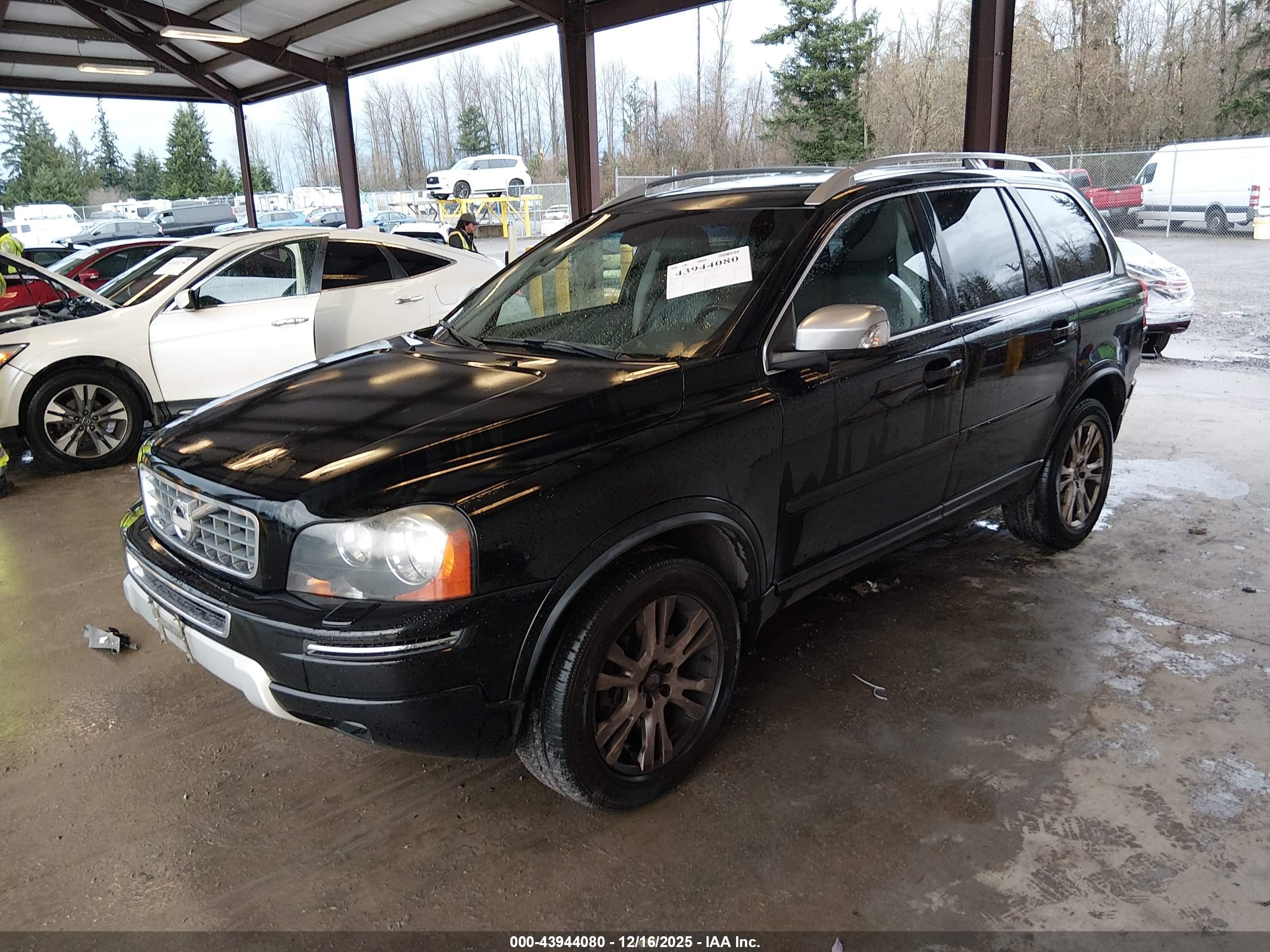 VOLVO XC90 image 2