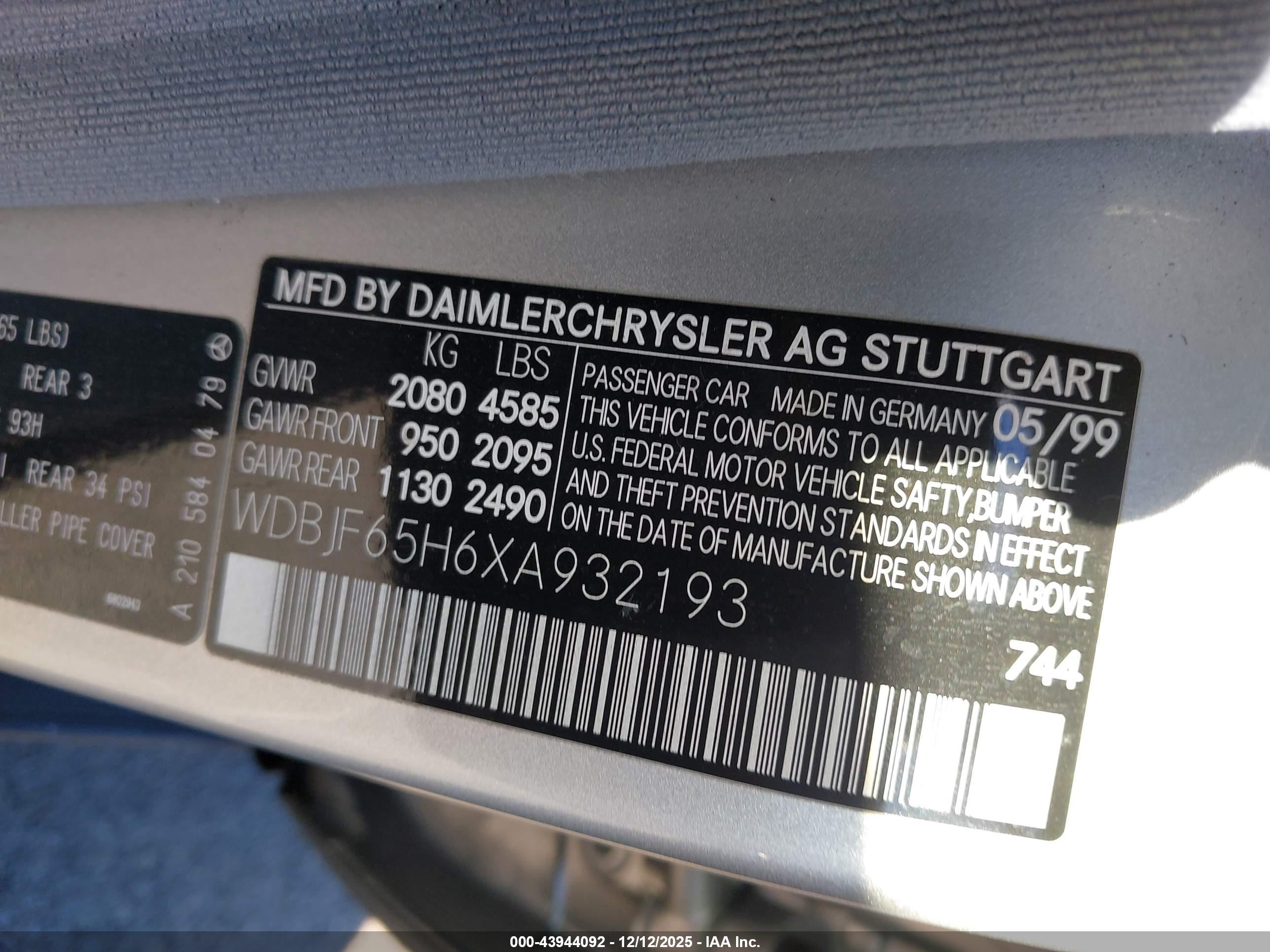 MERCEDES-BENZ E image 9