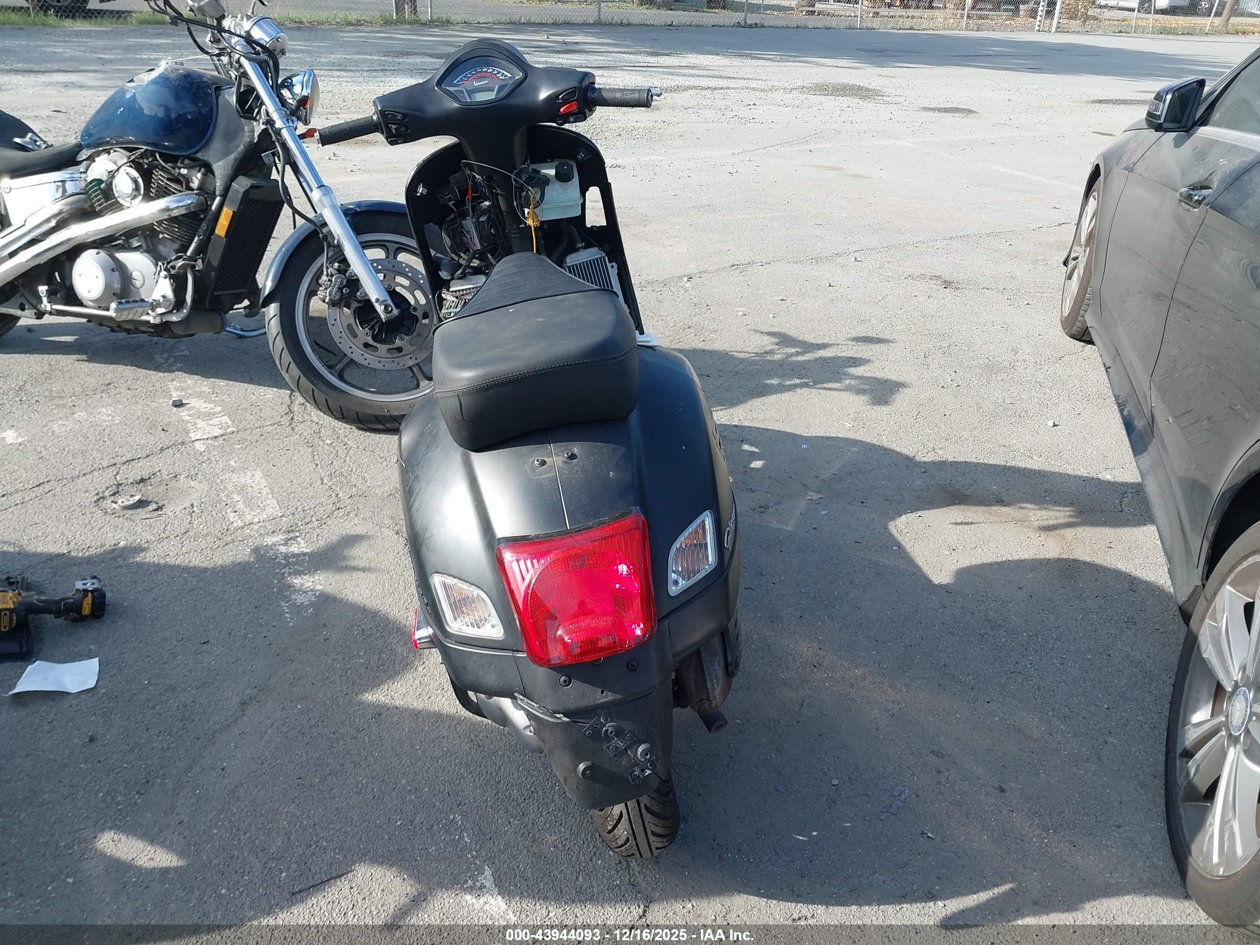 VESPA GTS image 6
