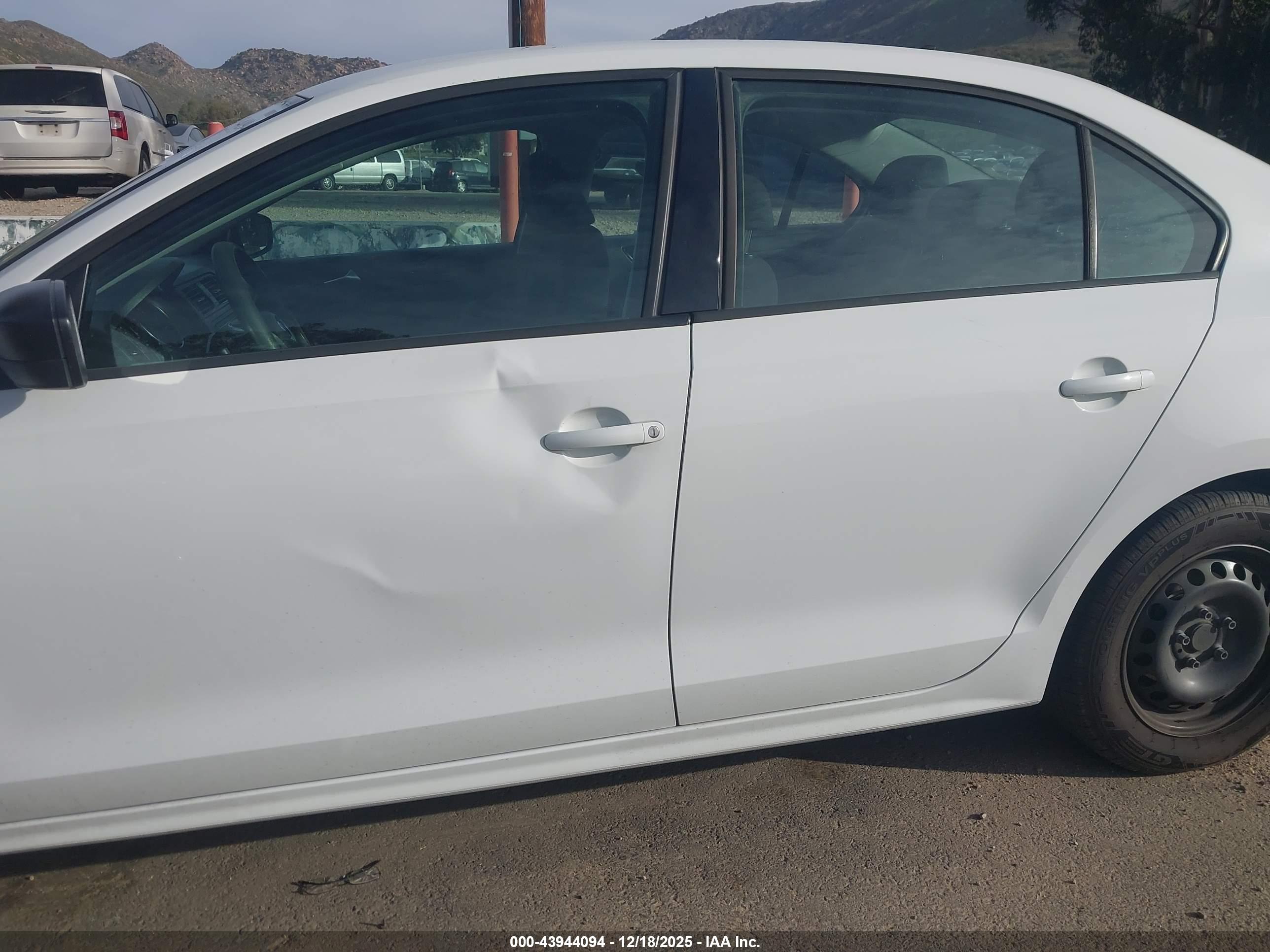 VOLKSWAGEN JETTA image 6