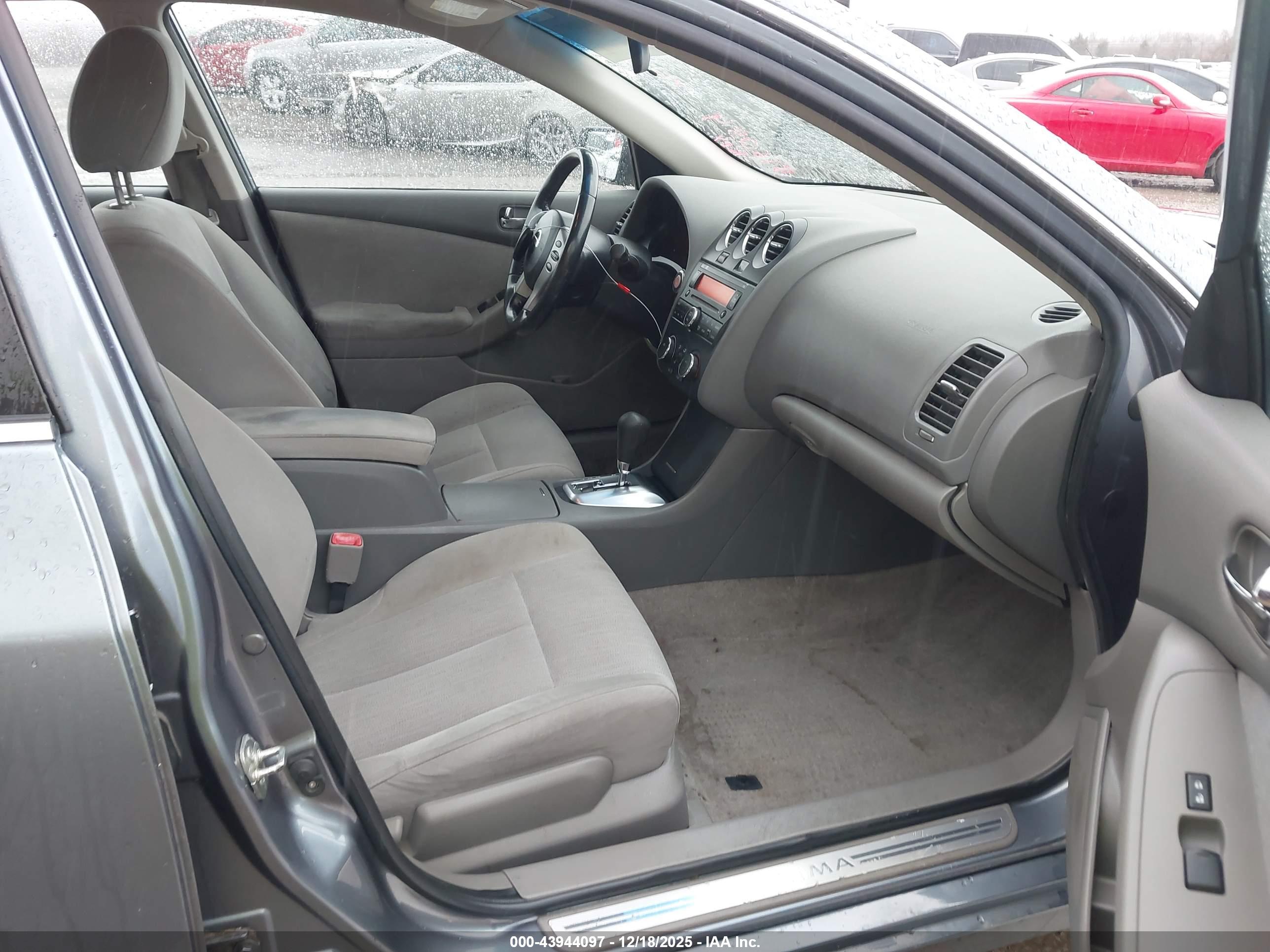 NISSAN ALTIMA image 5