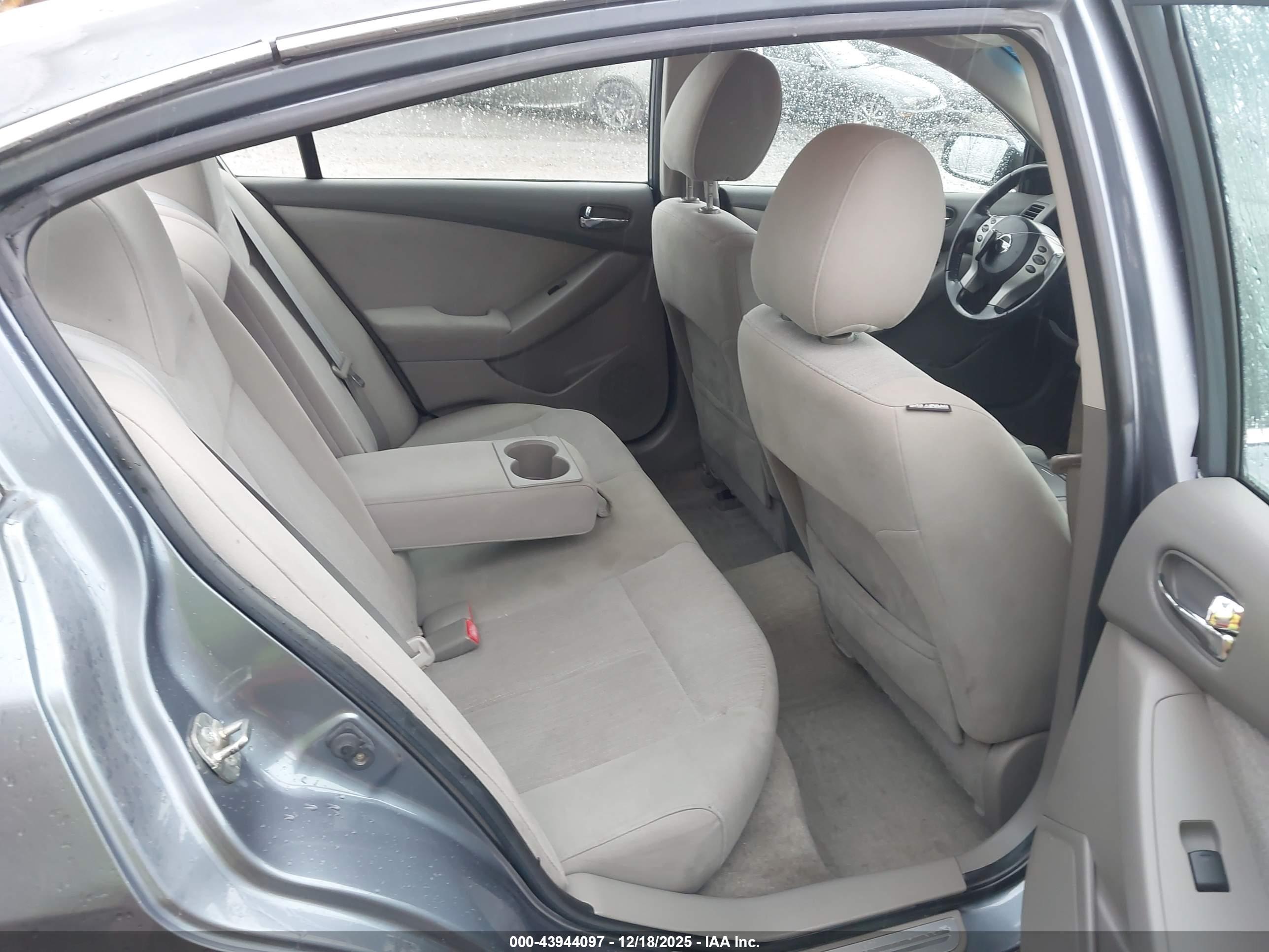 NISSAN ALTIMA image 8