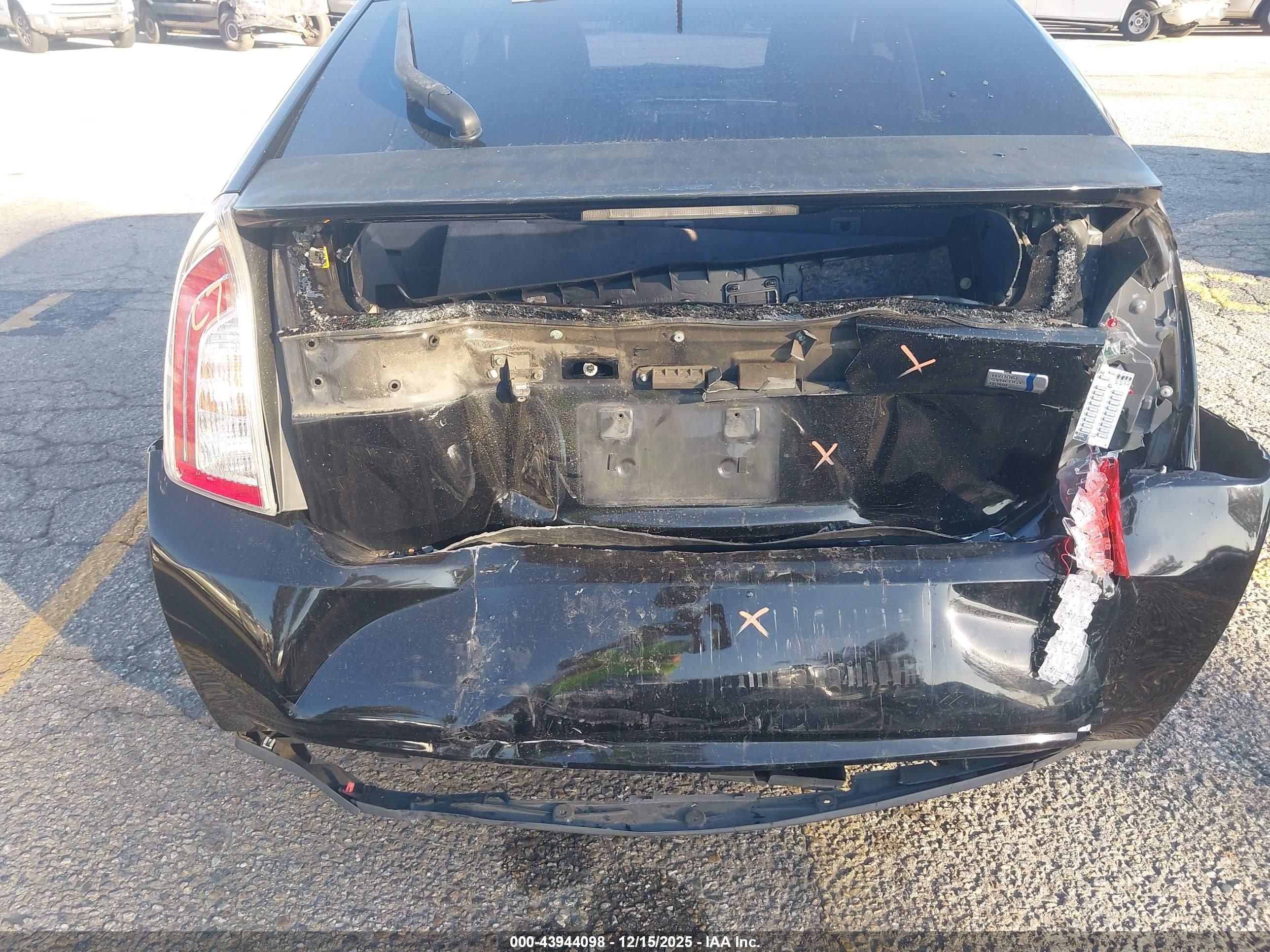 TOYOTA PRIUS image 6