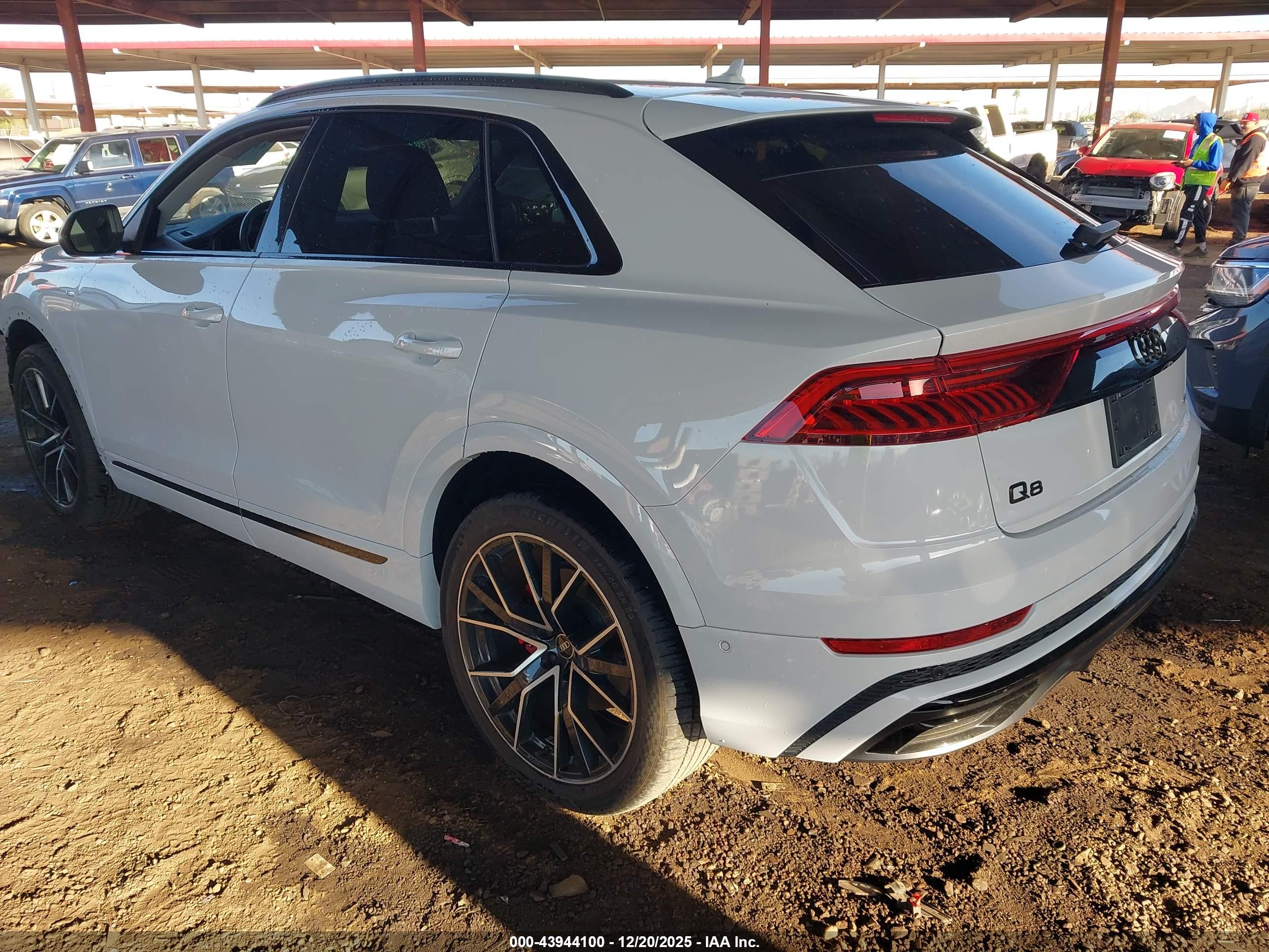 AUDI Q8 image 3