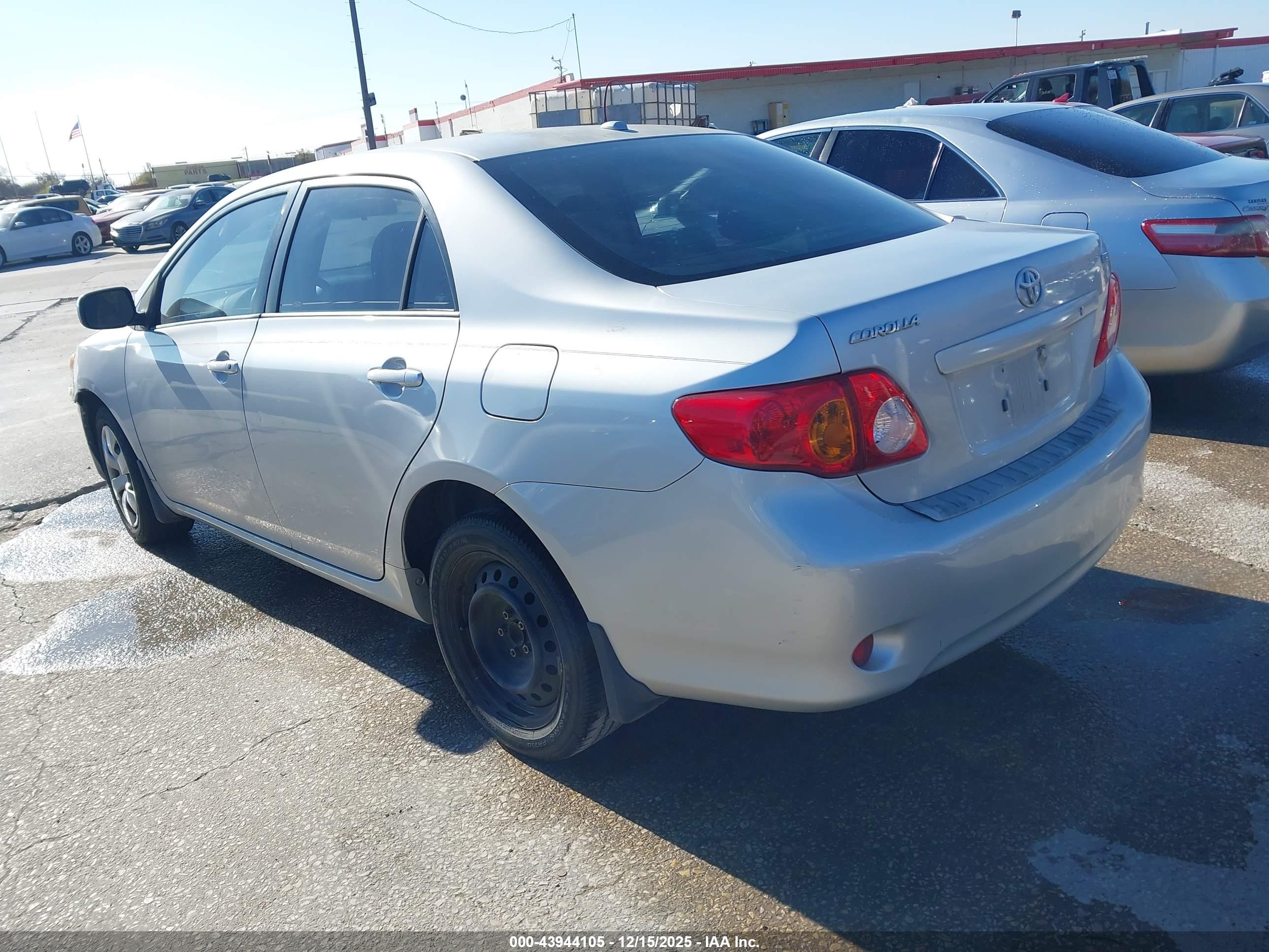 TOYOTA COROLLA image 3