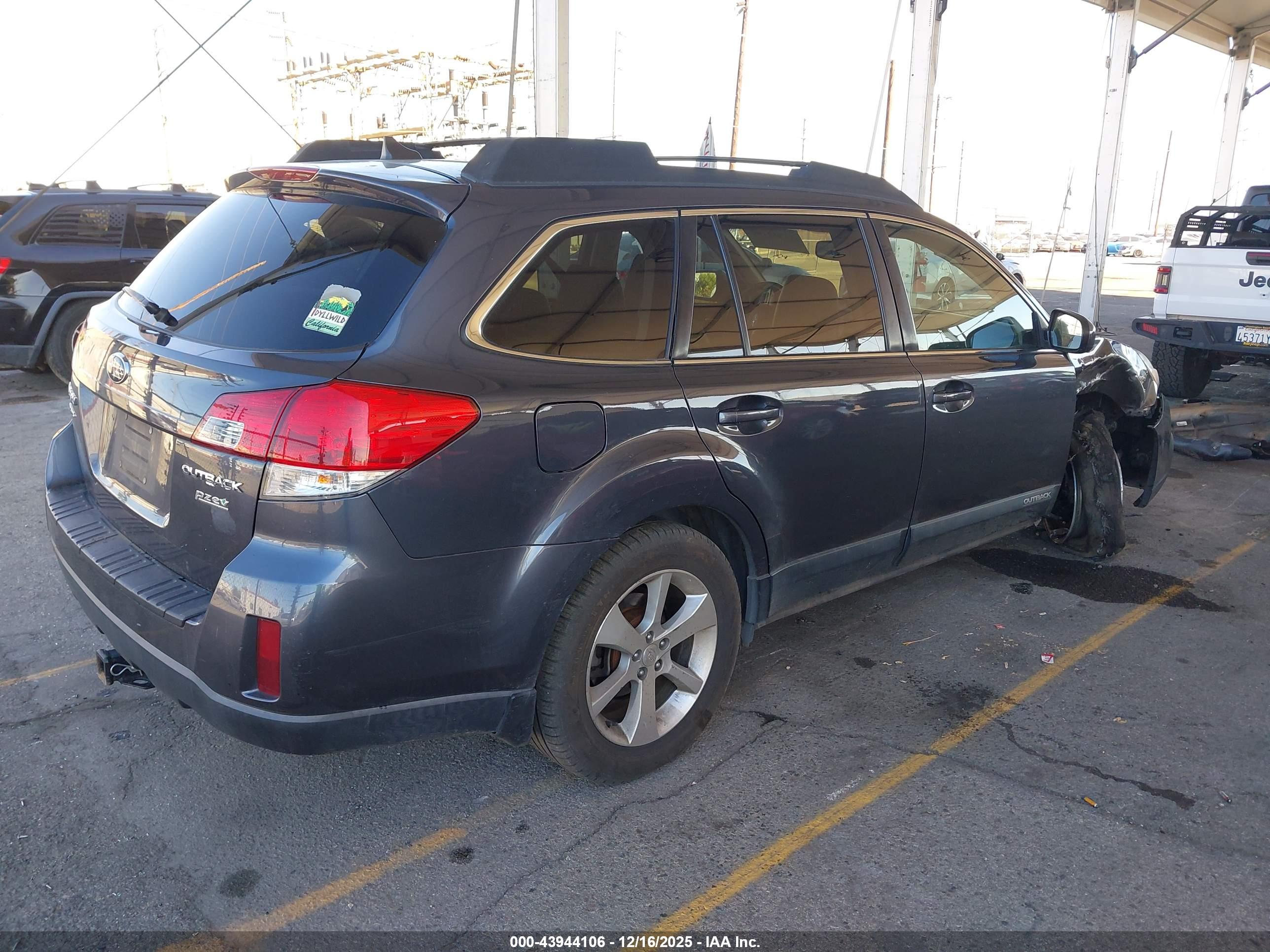 SUBARU OUTBACK image 4