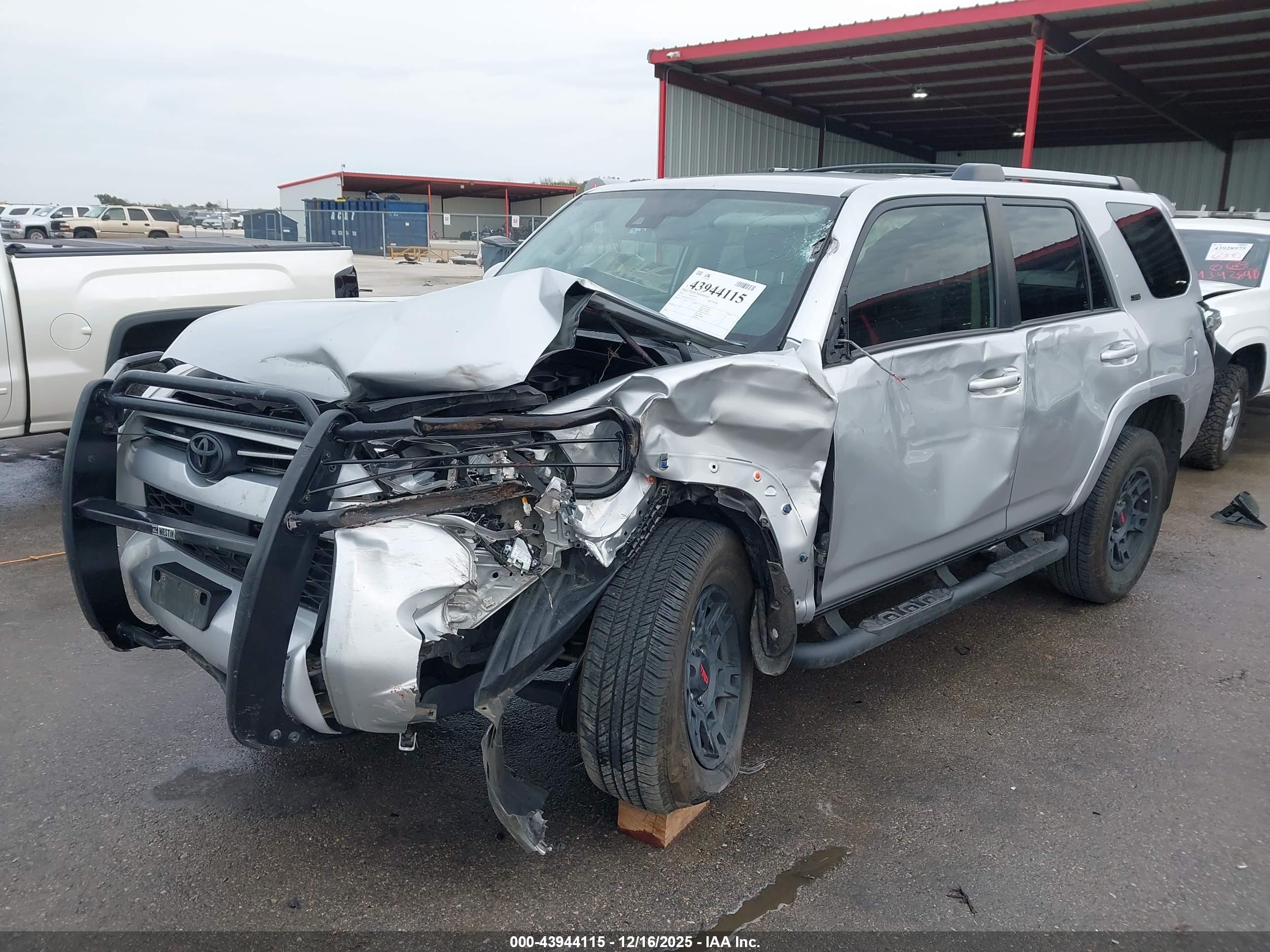 TOYOTA 4RUNNER image 2