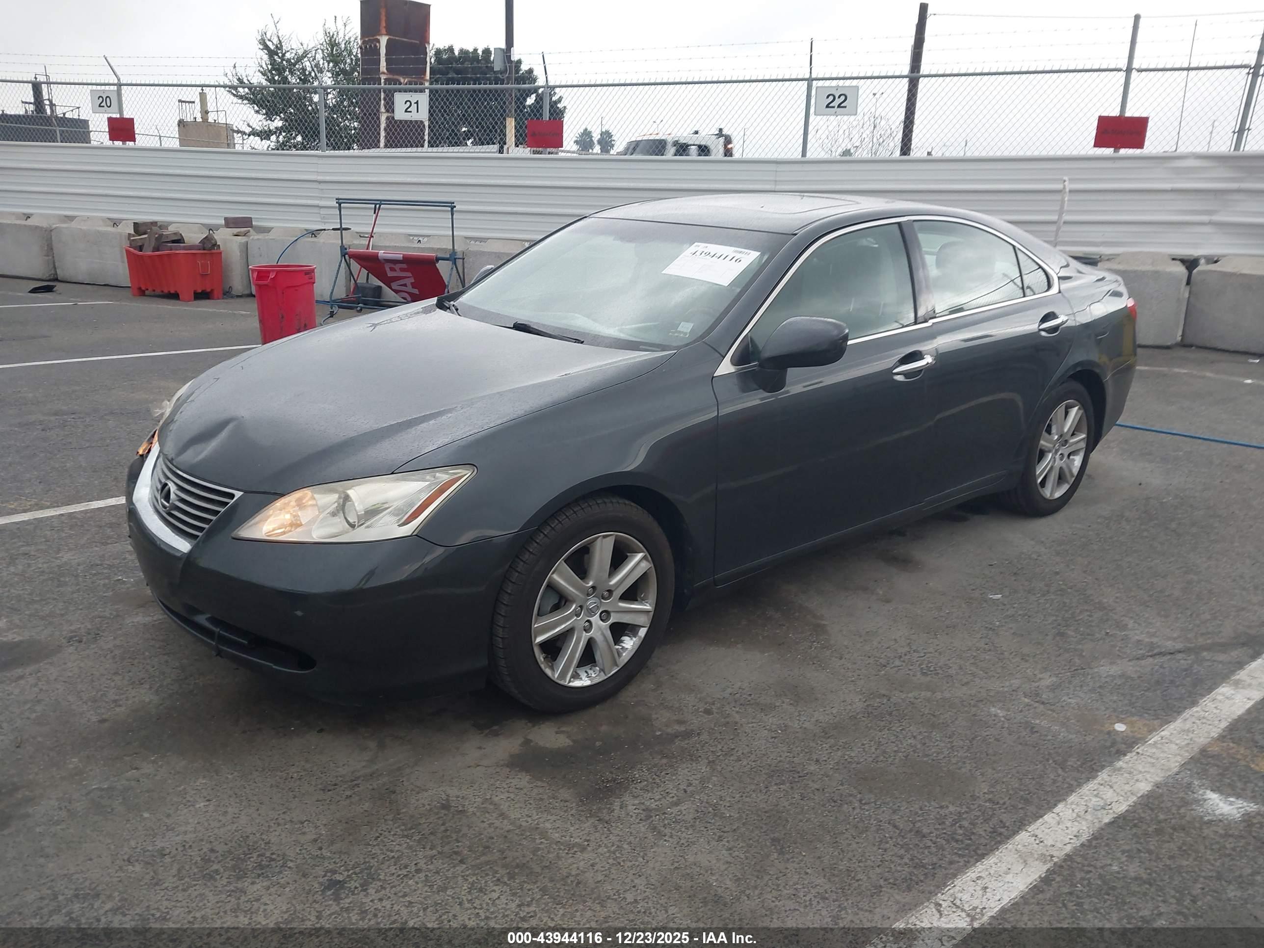 LEXUS ES image 2