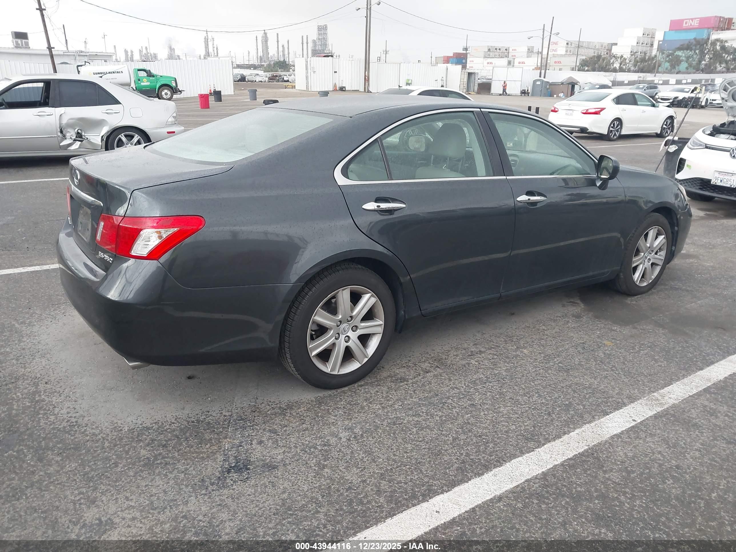 LEXUS ES image 4