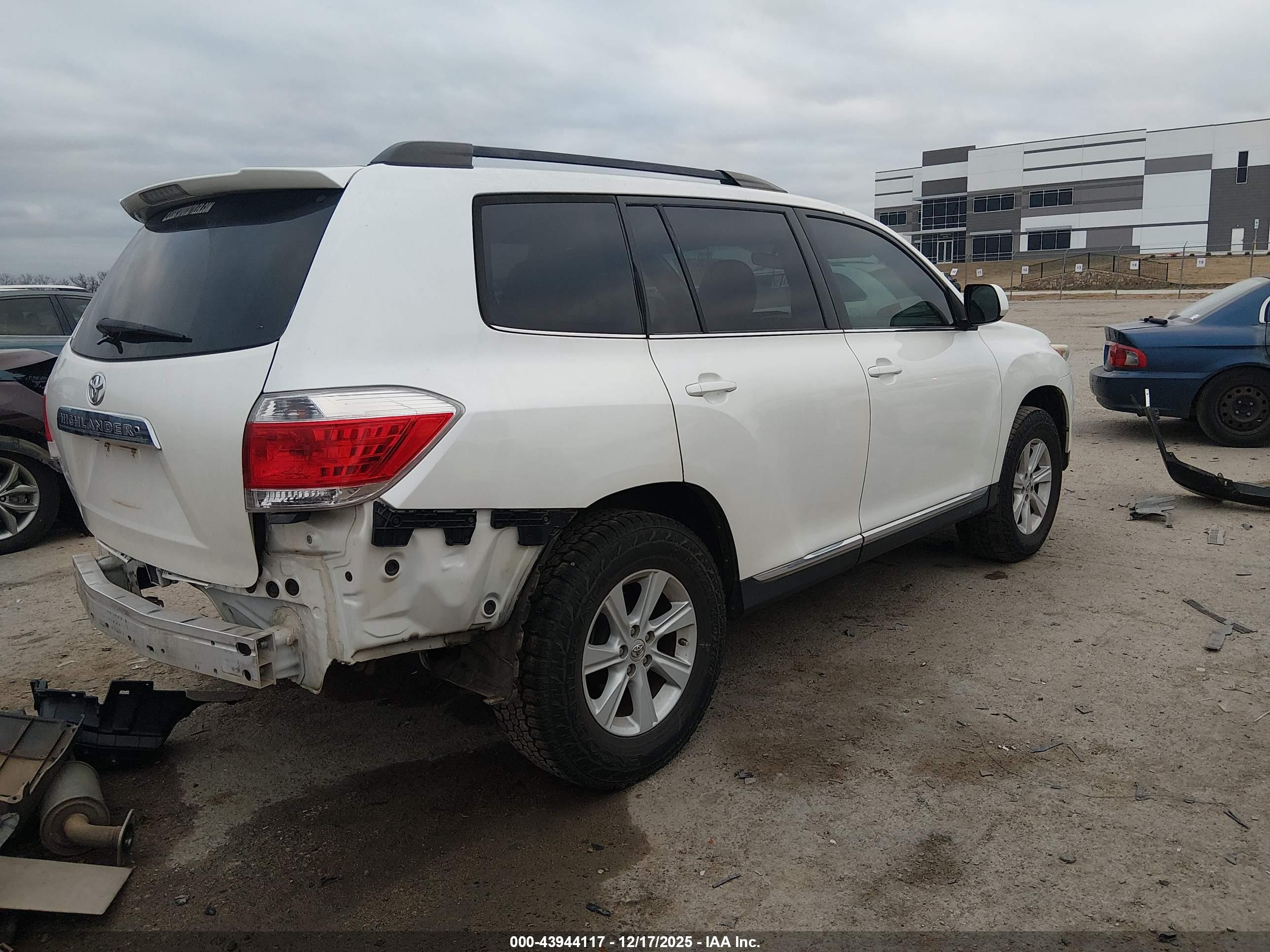 TOYOTA HIGHLANDER image 4
