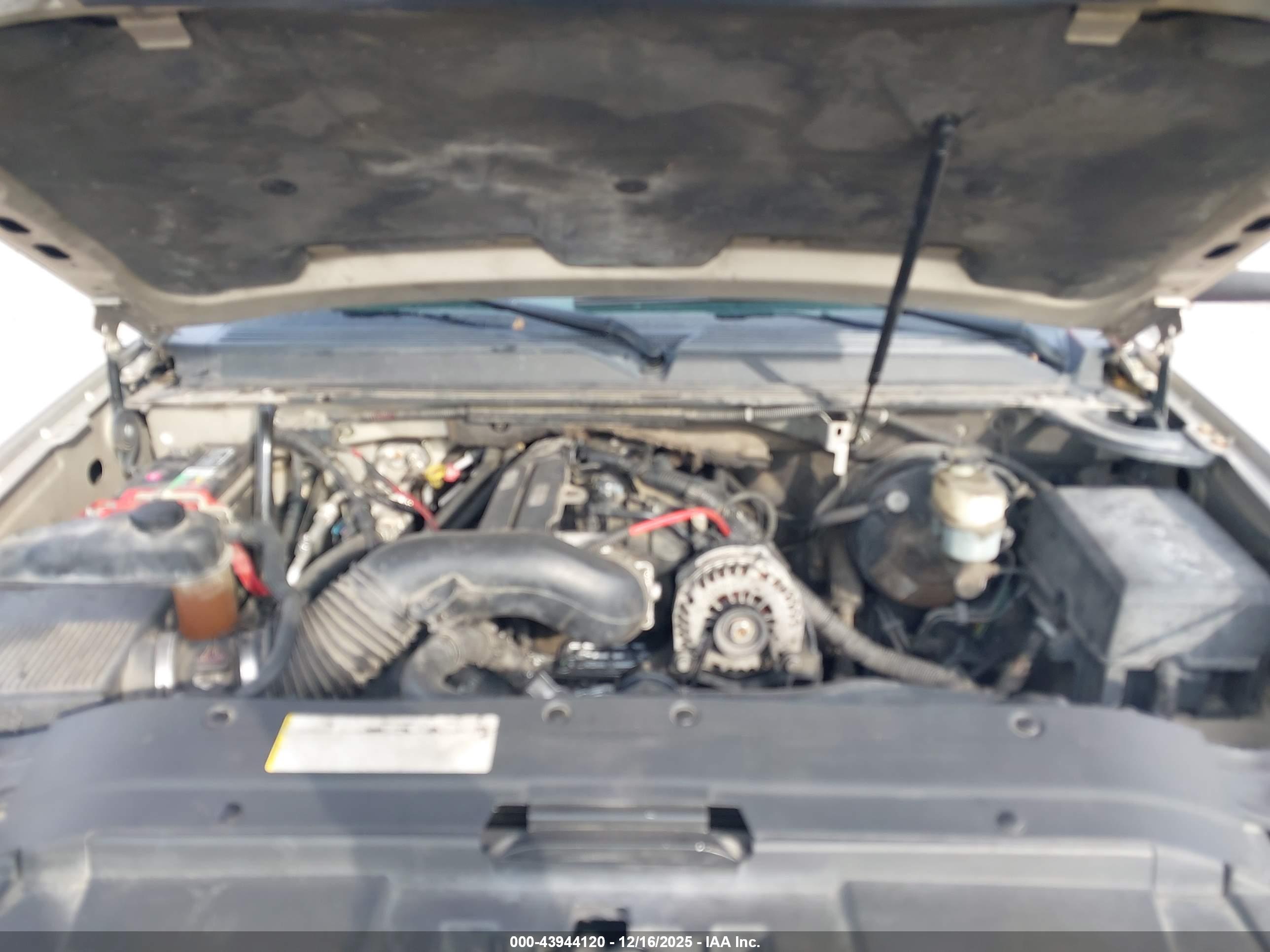 CHEVROLET TAHOE image 10