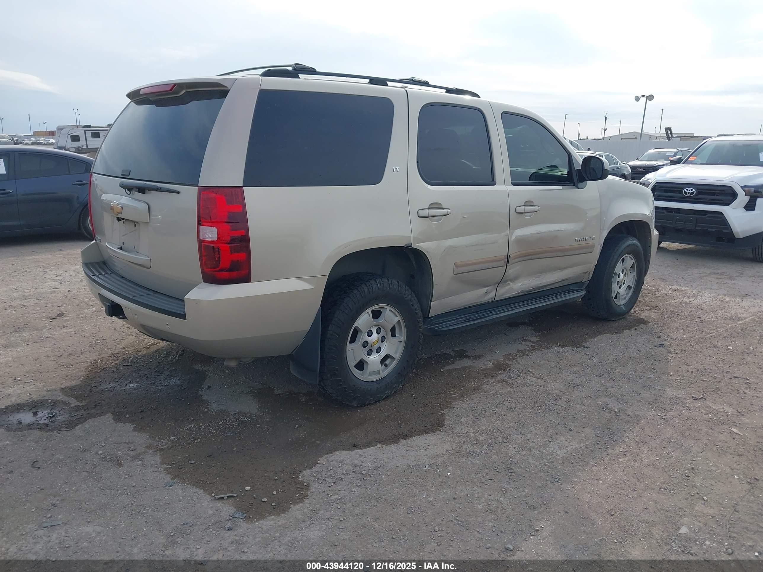 CHEVROLET TAHOE image 4