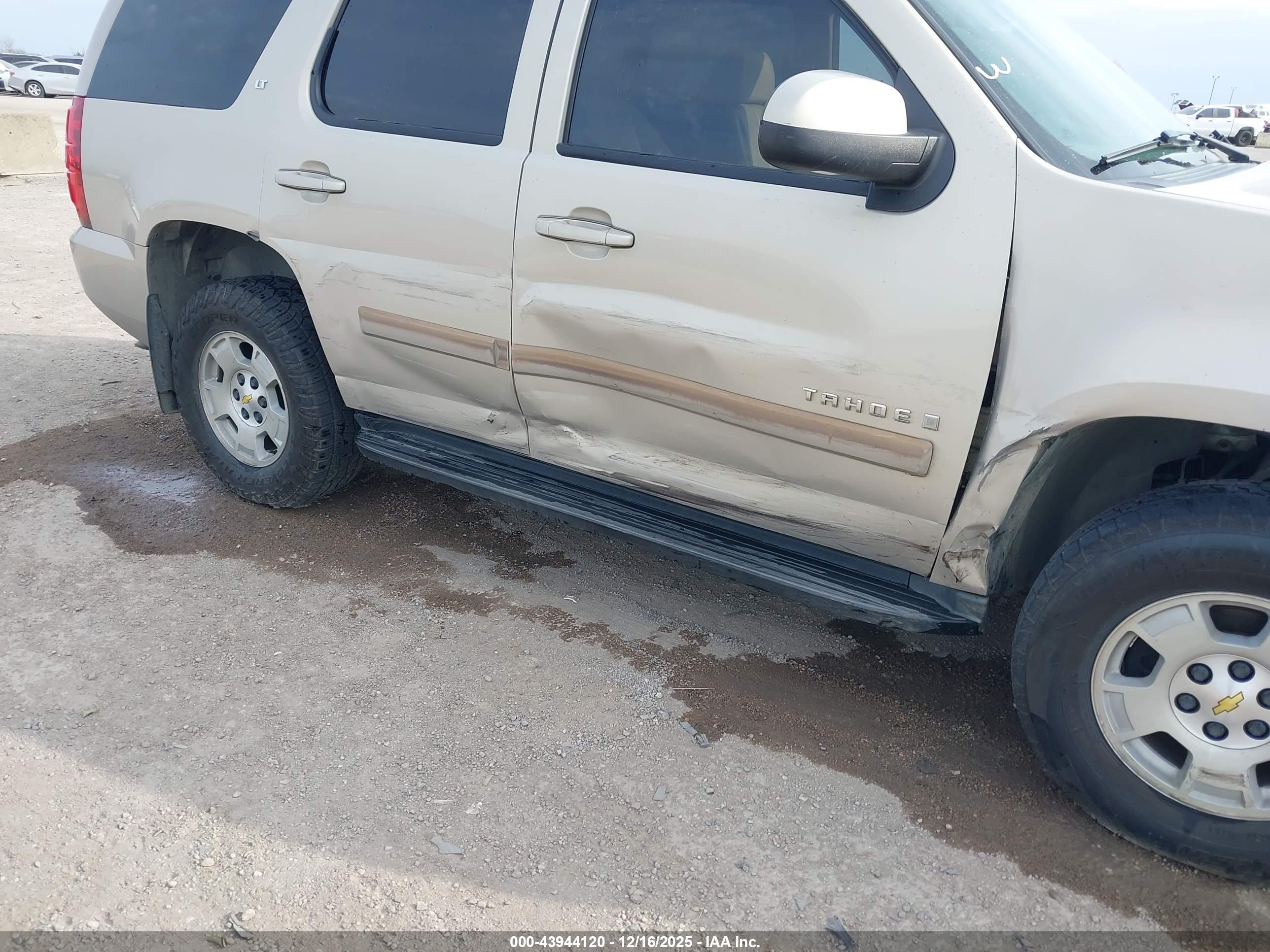 CHEVROLET TAHOE image 6