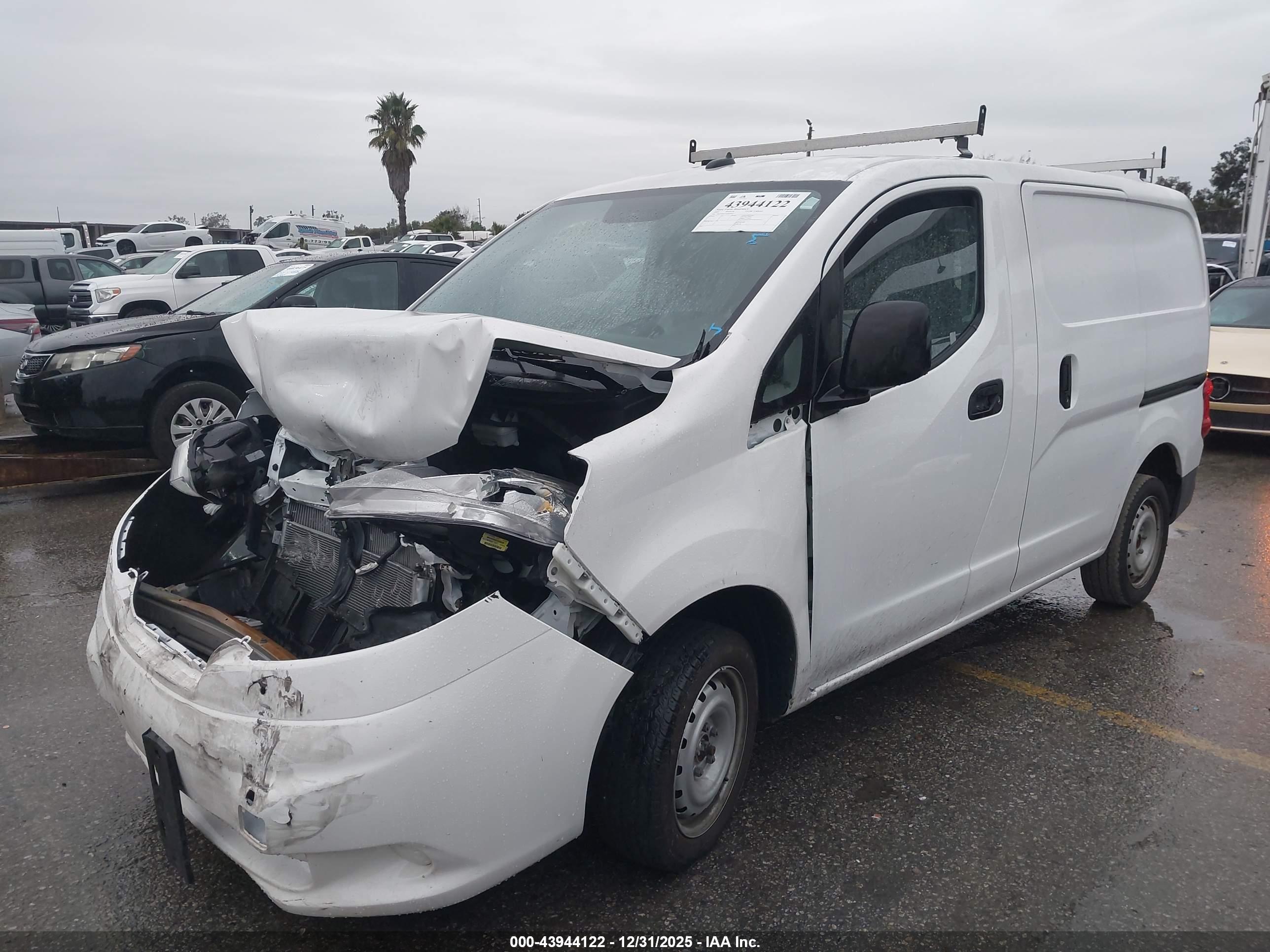 NISSAN NV200 image 2